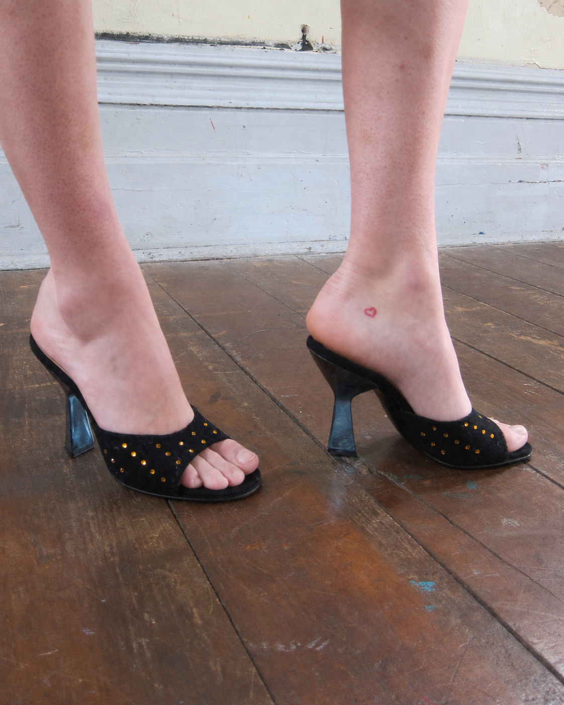 SS1998 LUCITE HEELS