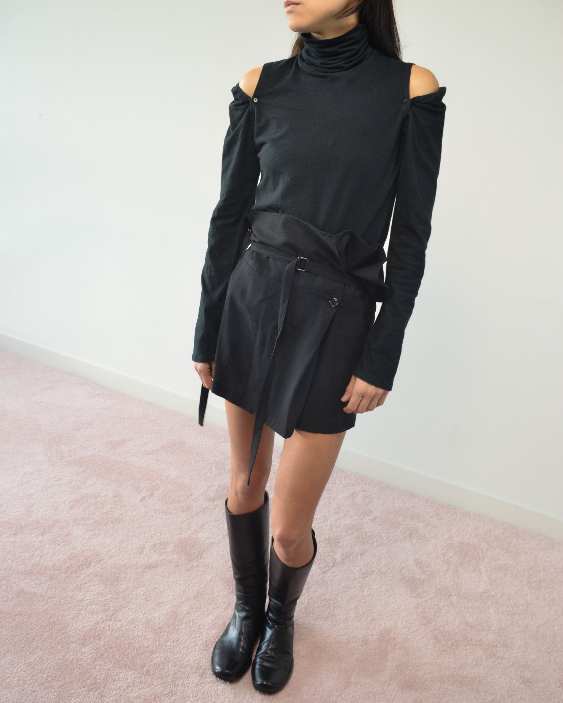 SS03 BONDAGE WRAP SHORTS
