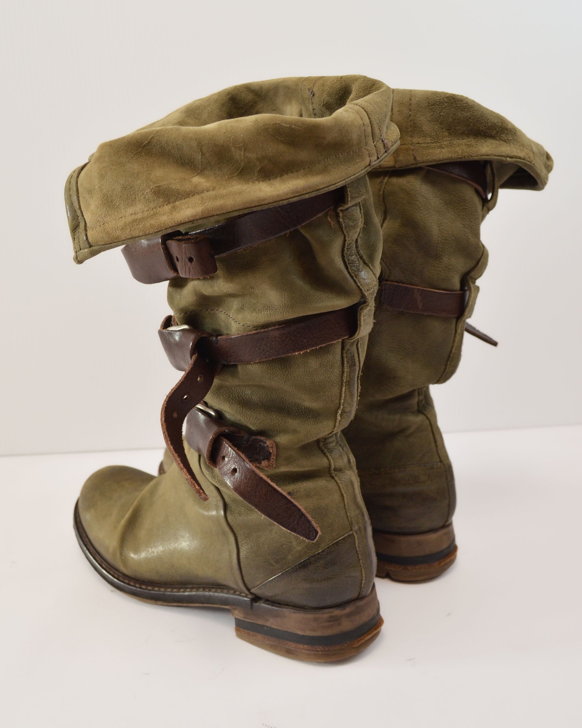LEATHER BUCKLE BOOTS