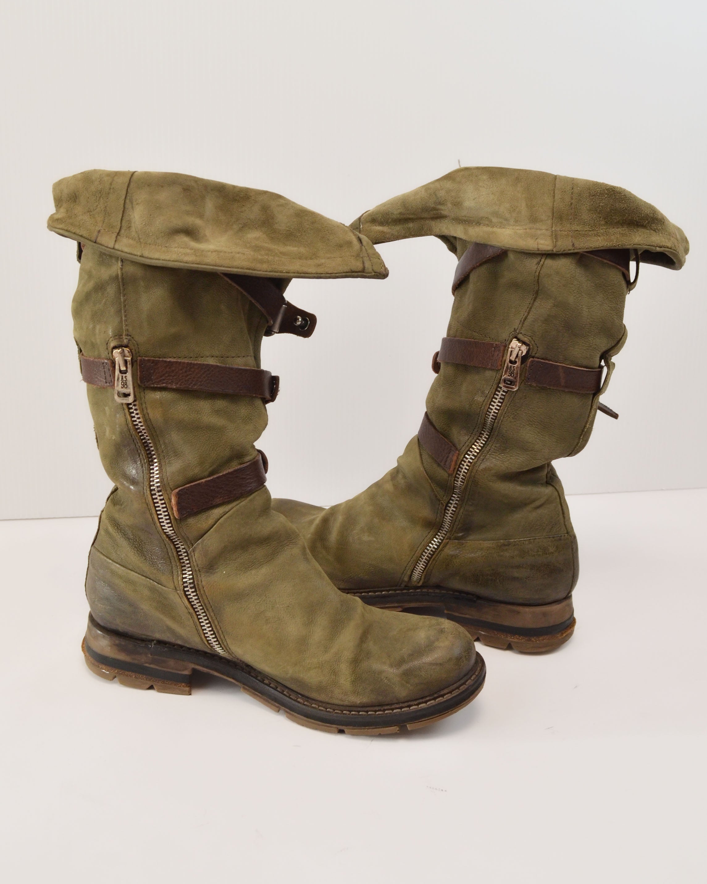 LEATHER BUCKLE BOOTS