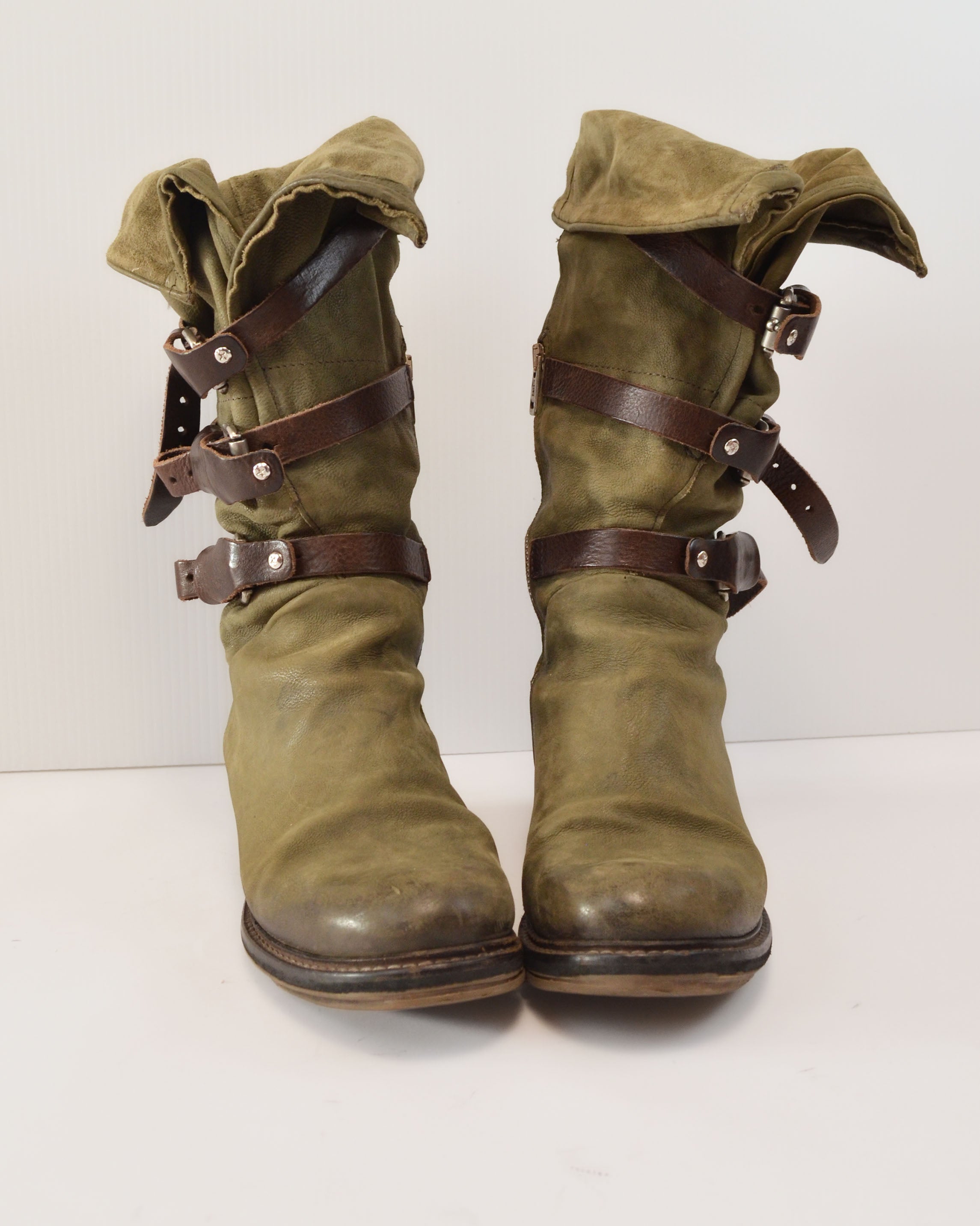 LEATHER BUCKLE BOOTS