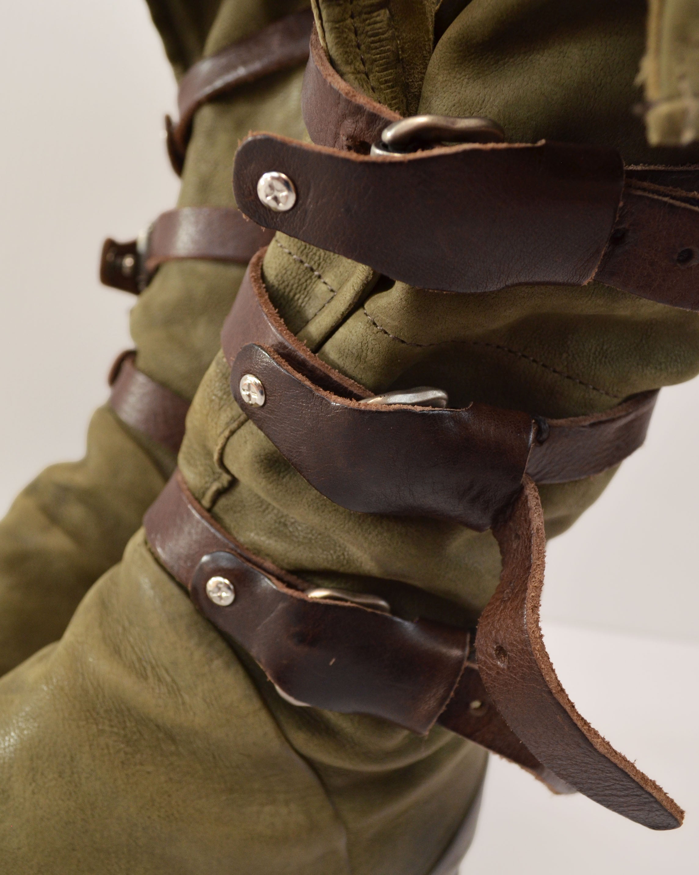 LEATHER BUCKLE BOOTS
