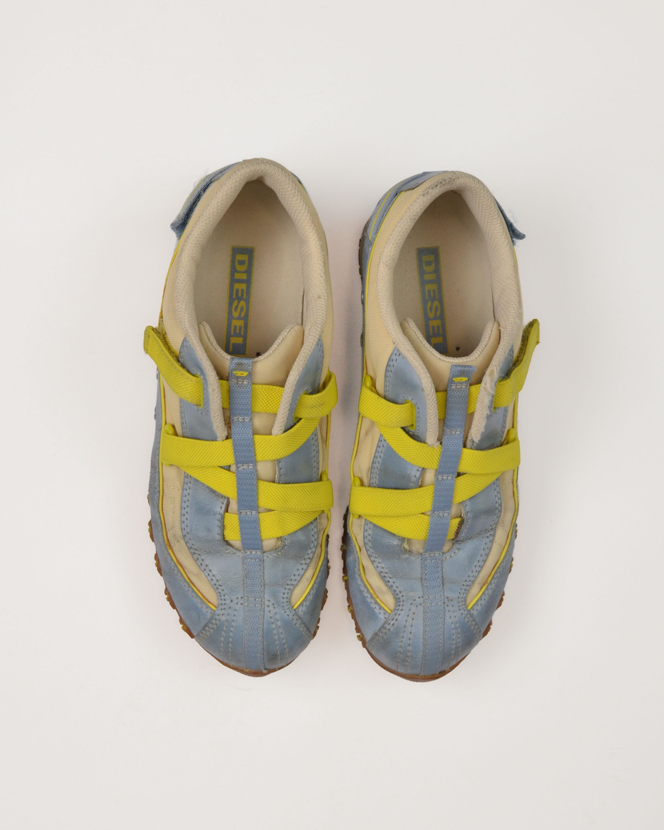 2000S EXPLORER SNEAKERS