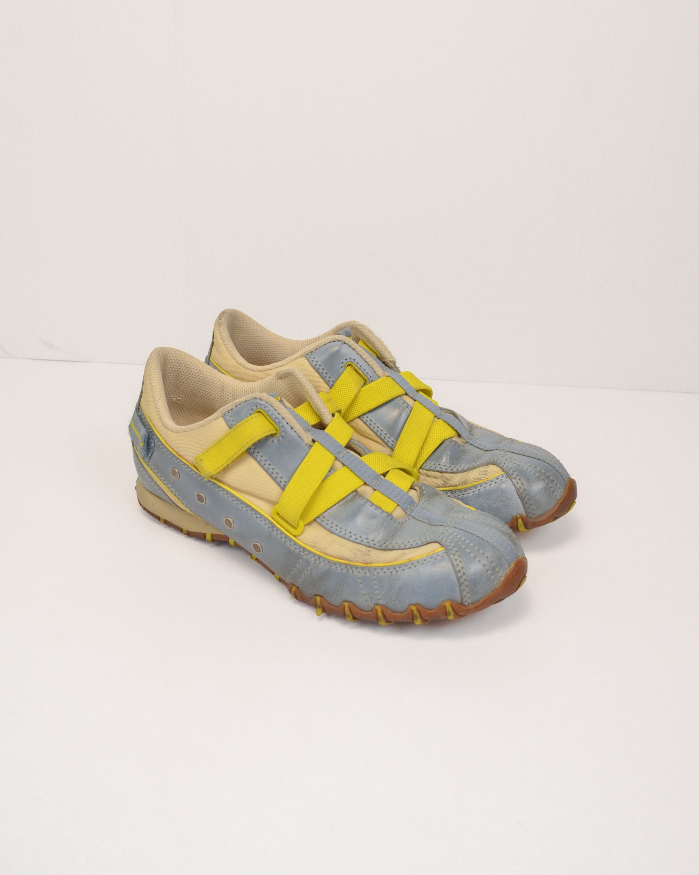 2000S EXPLORER SNEAKERS