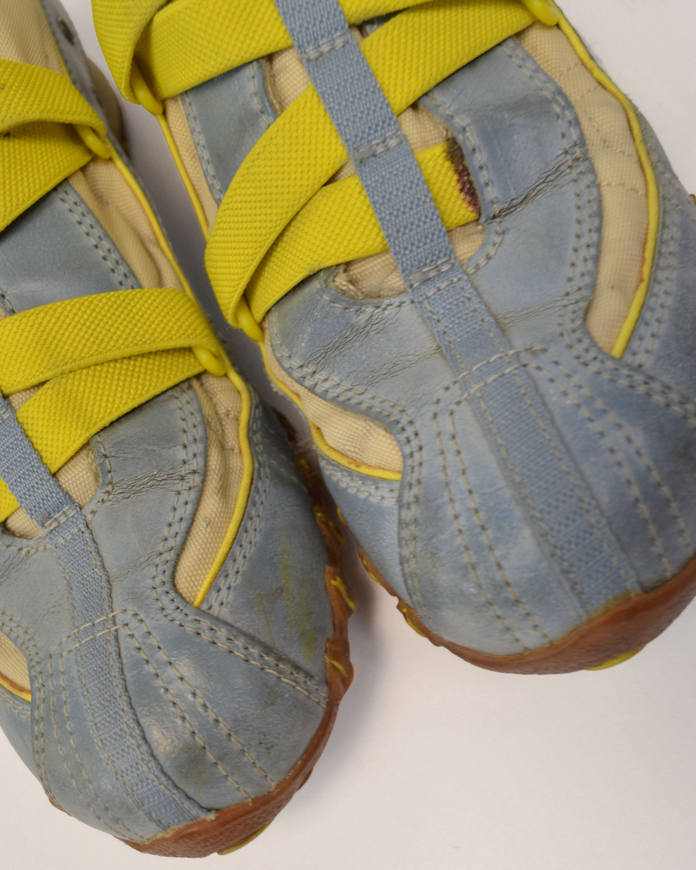 2000S EXPLORER SNEAKERS
