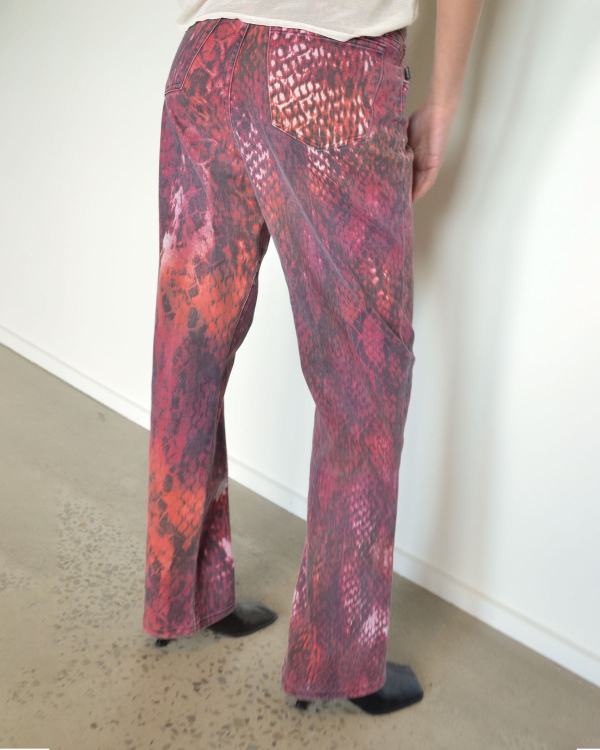 00s SNAKESKIN PRINT JEANS