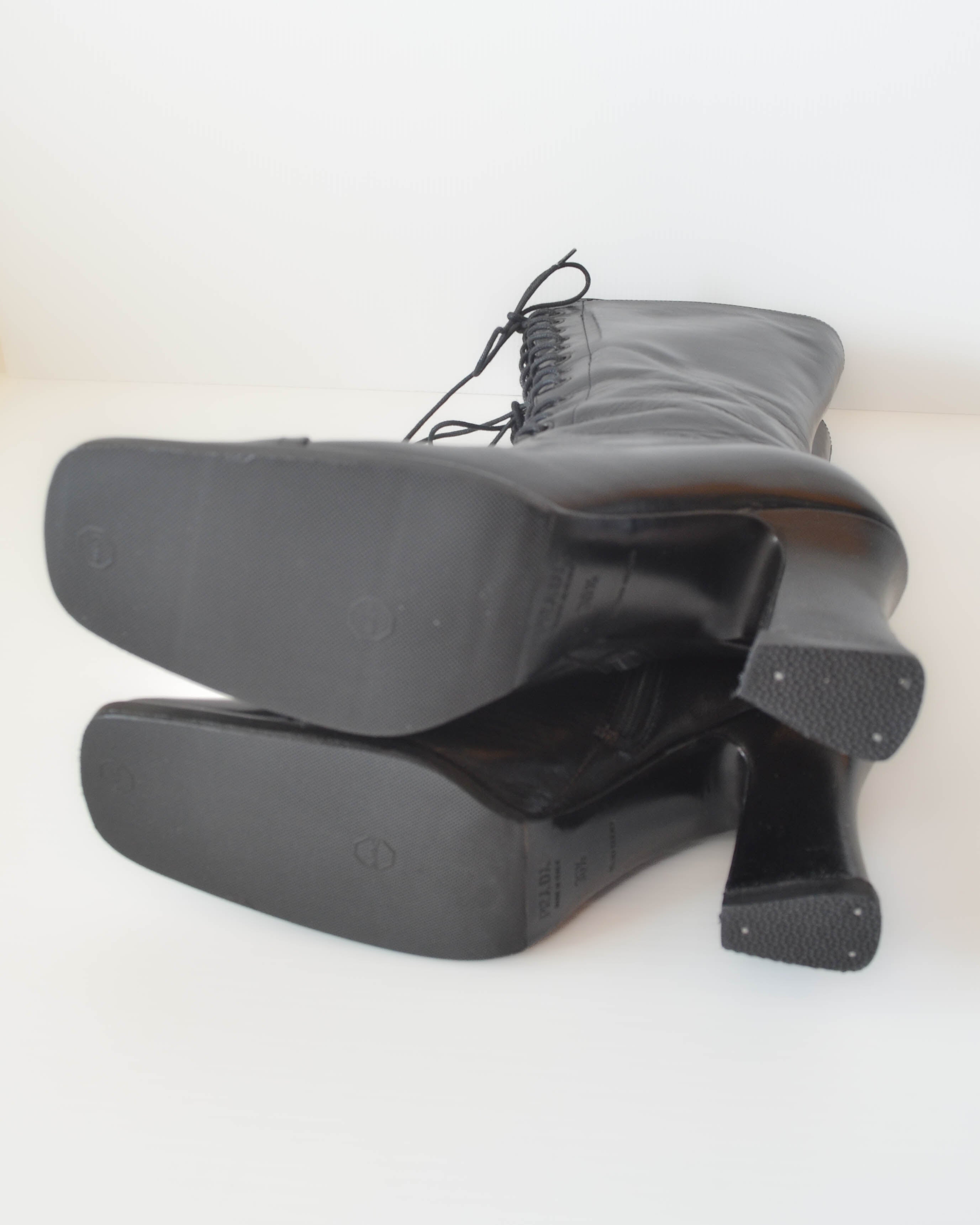 FW2001 VICTORIAN LACE-UP LEATHER BOOTS