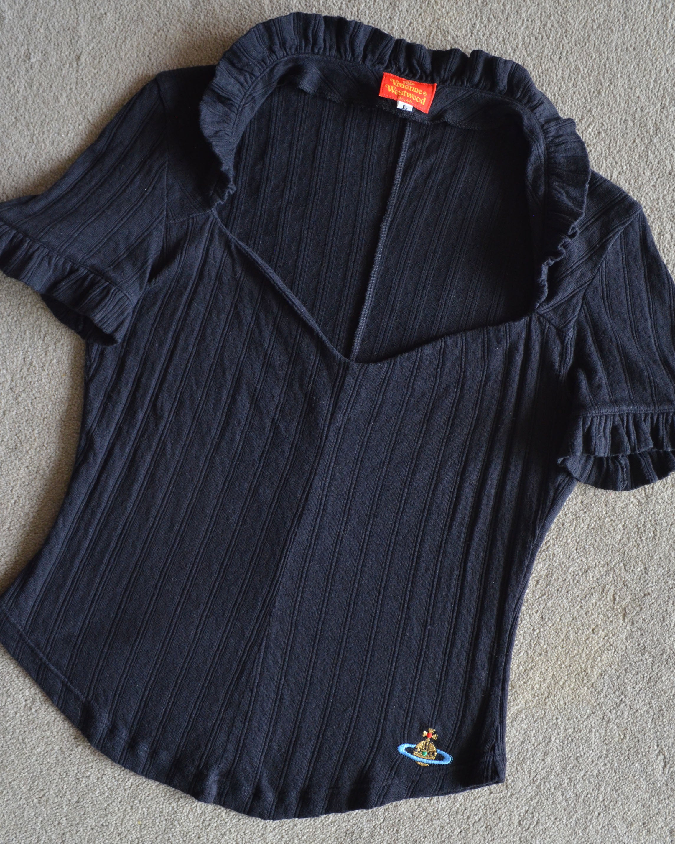 90s ORB LOGO RUFFLE TOP