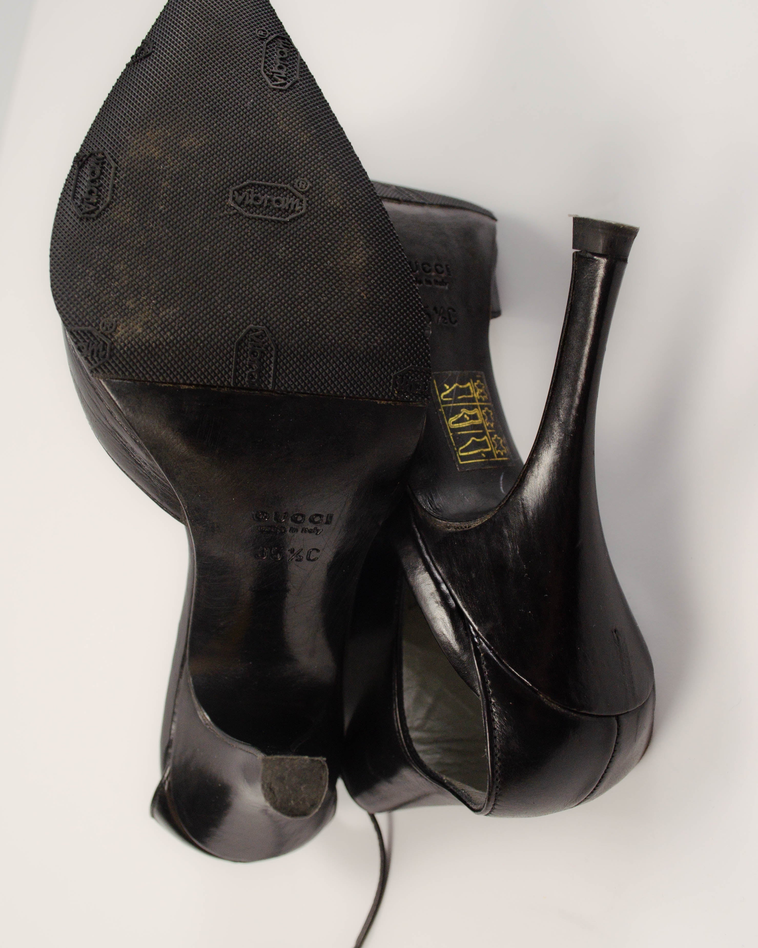 SS2001 TOM FORD LACE-UP LEATHER HEELS