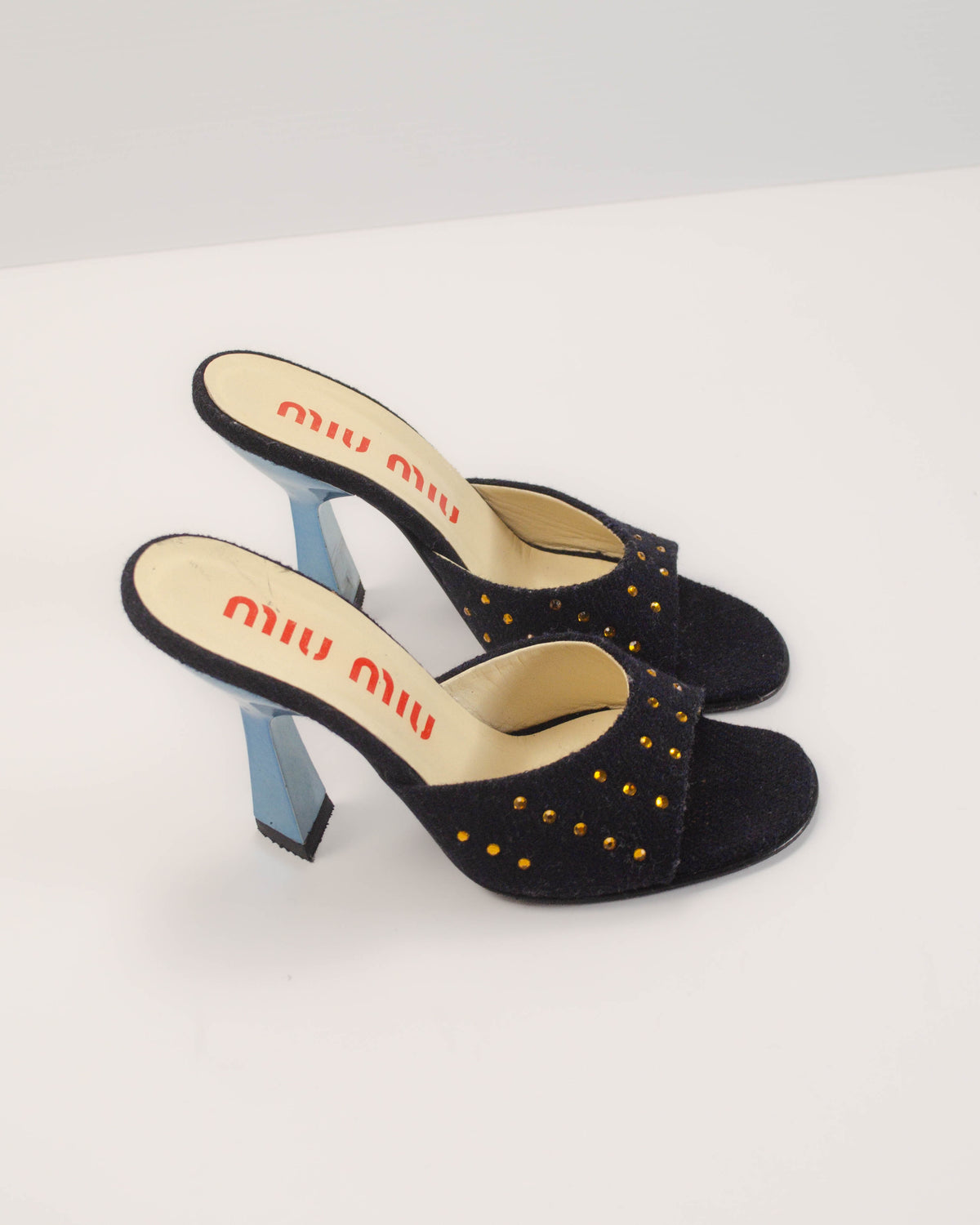 SS1998 LUCITE HEELS