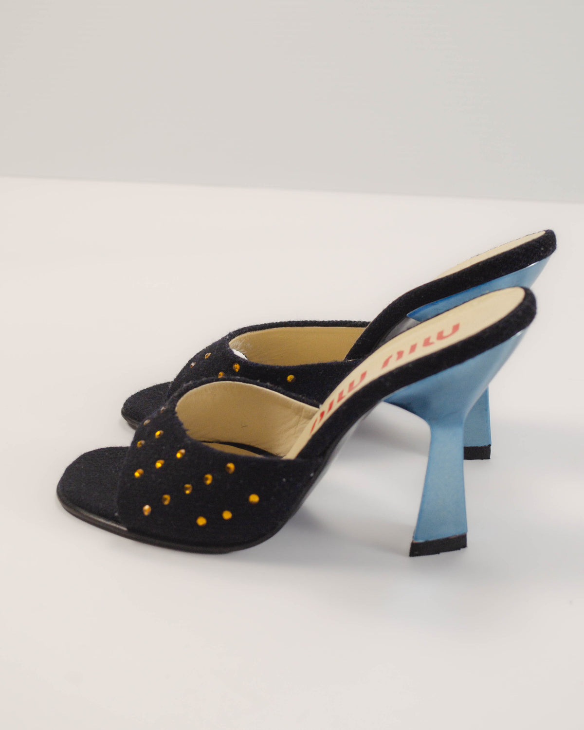SS1998 LUCITE HEELS