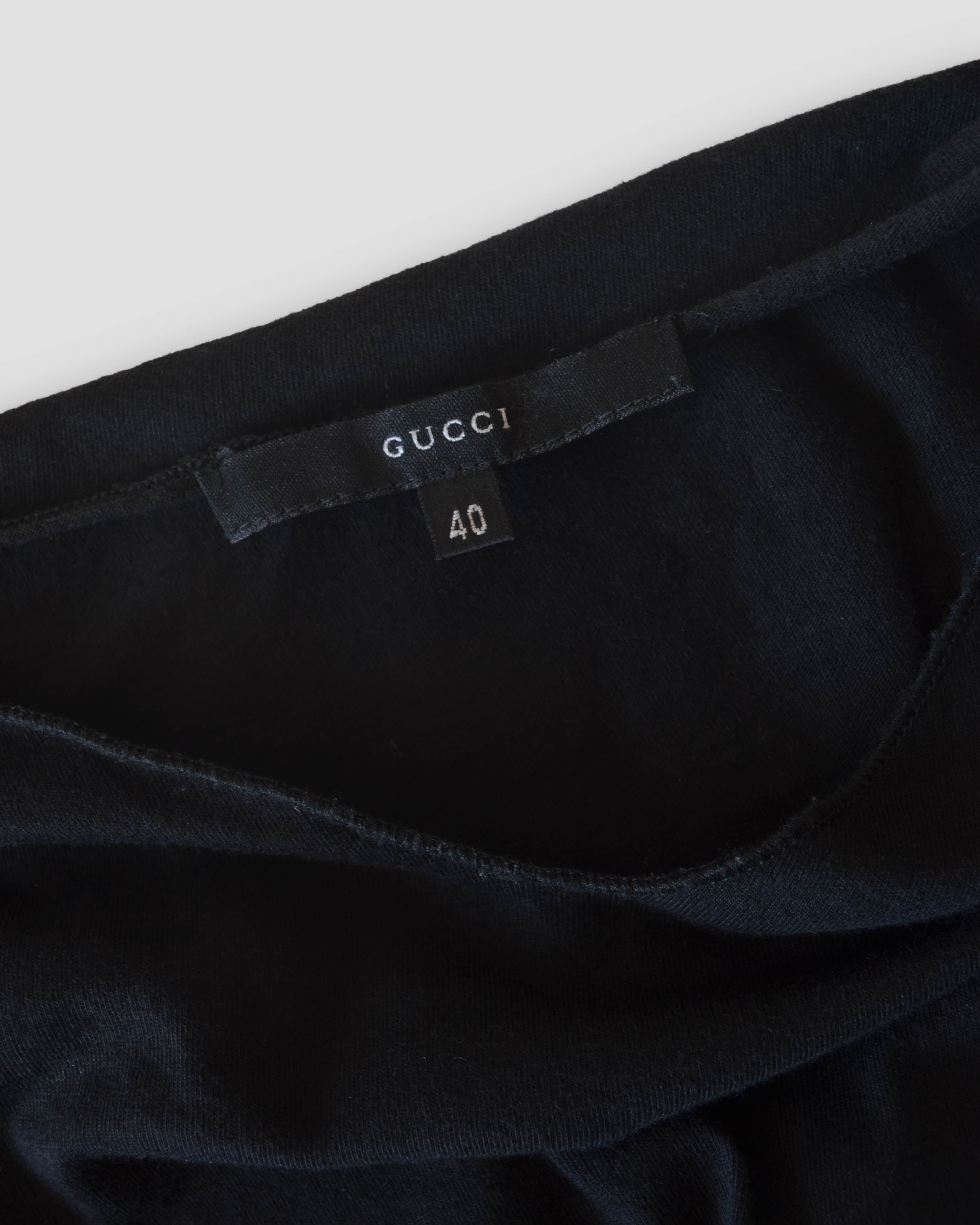 FW99 BLACK V-NECK TOP