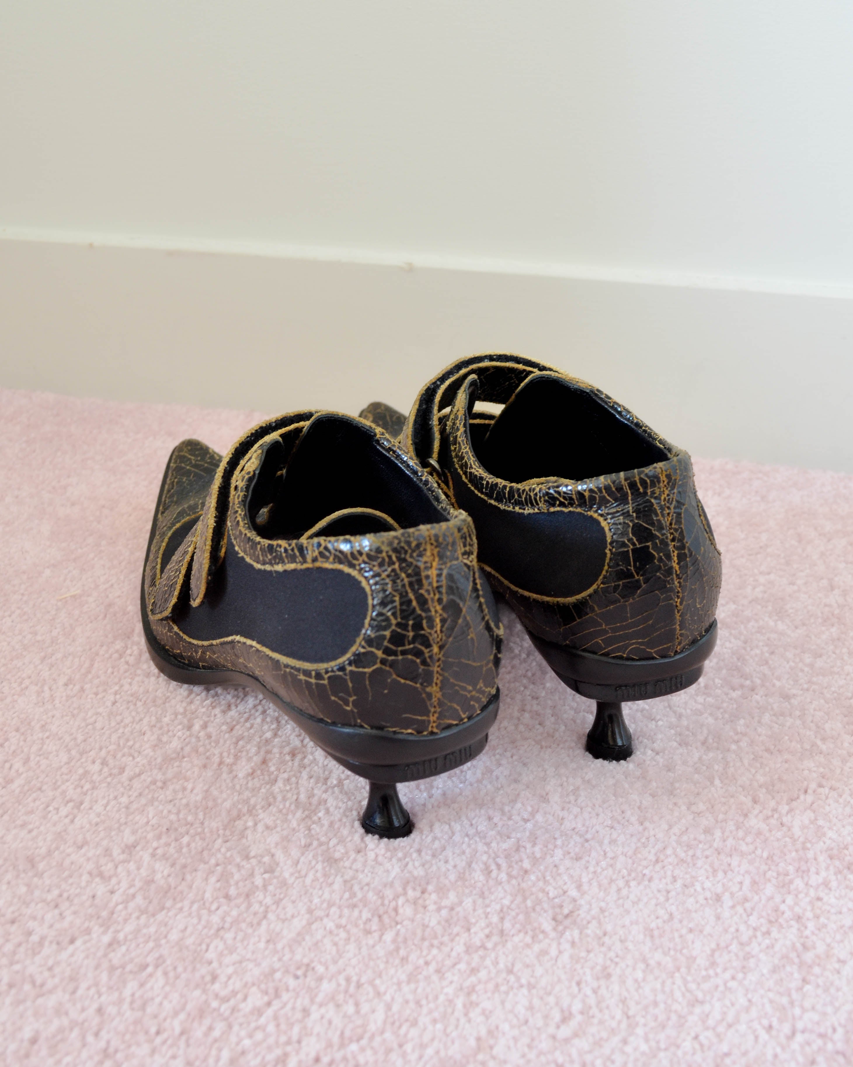 FW01 CRACKED LEATHER STRAP HEELS