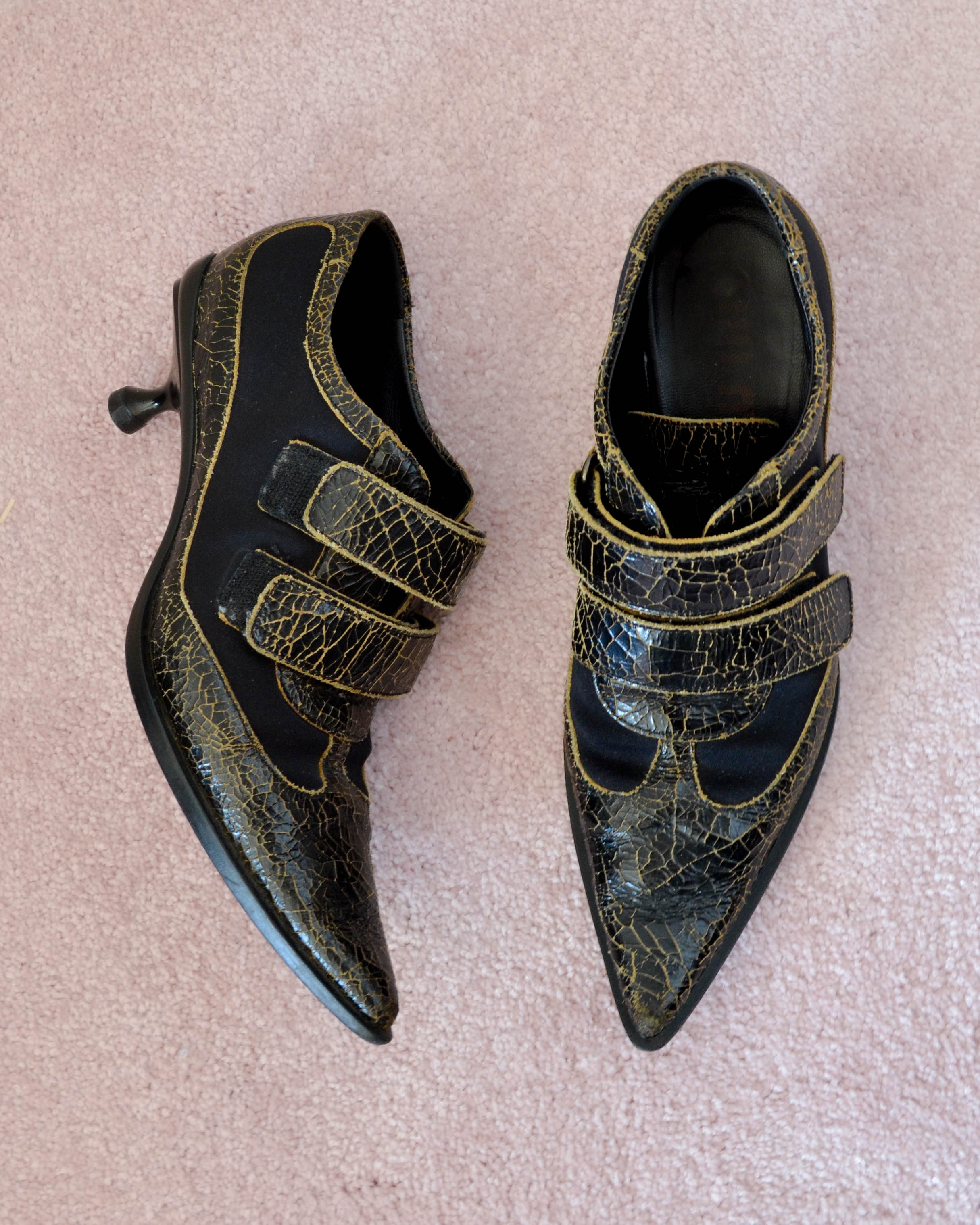 FW01 CRACKED LEATHER STRAP HEELS