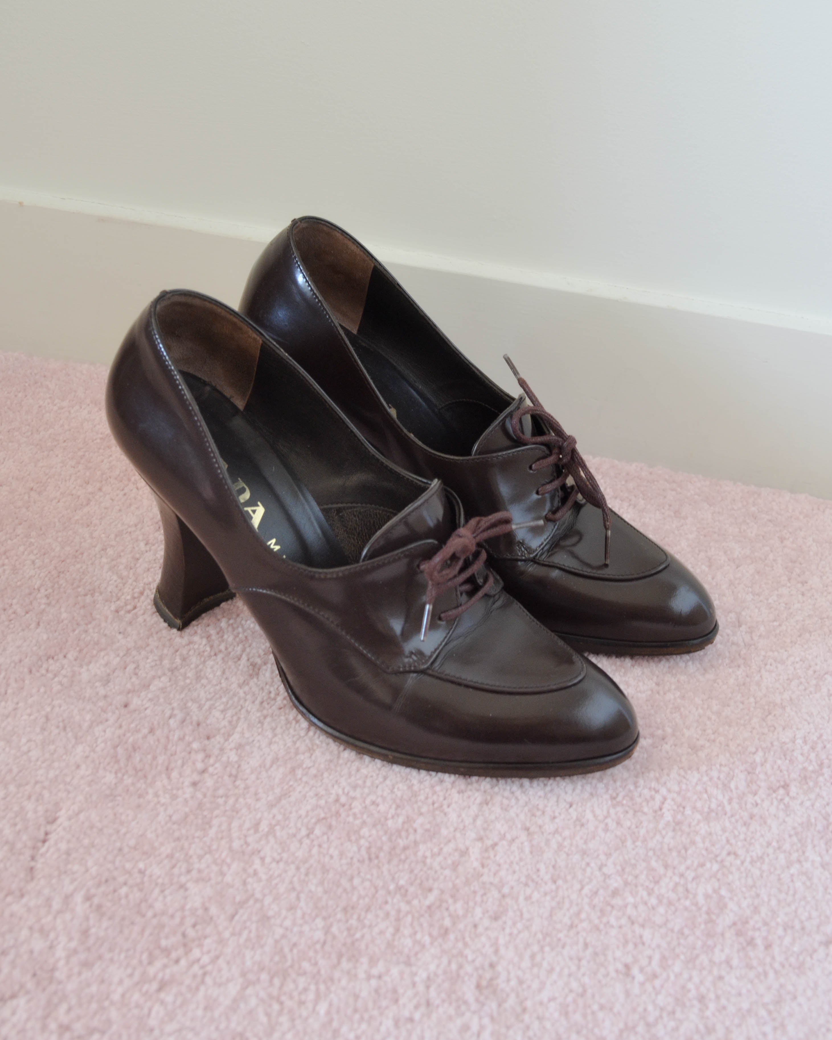 EARLY 90s SCULPTURAL HEEL LEATHER MULES