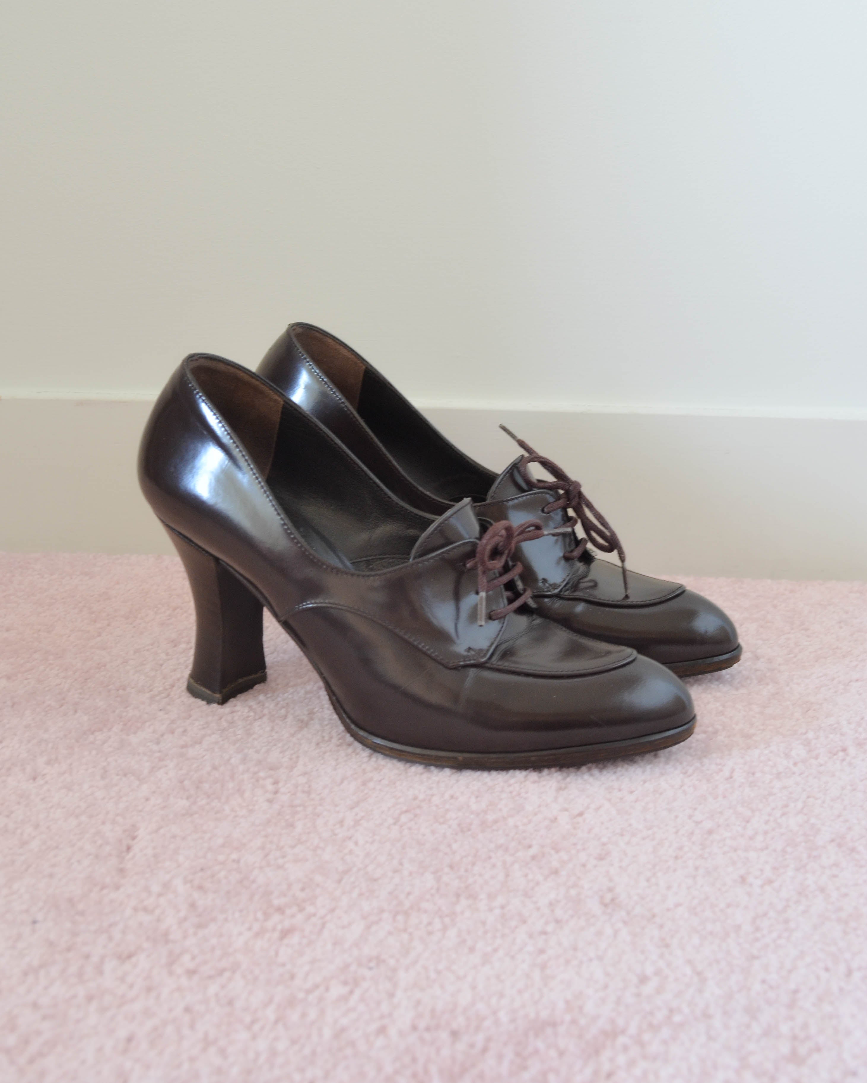 EARLY 90s SCULPTURAL HEEL LEATHER MULES