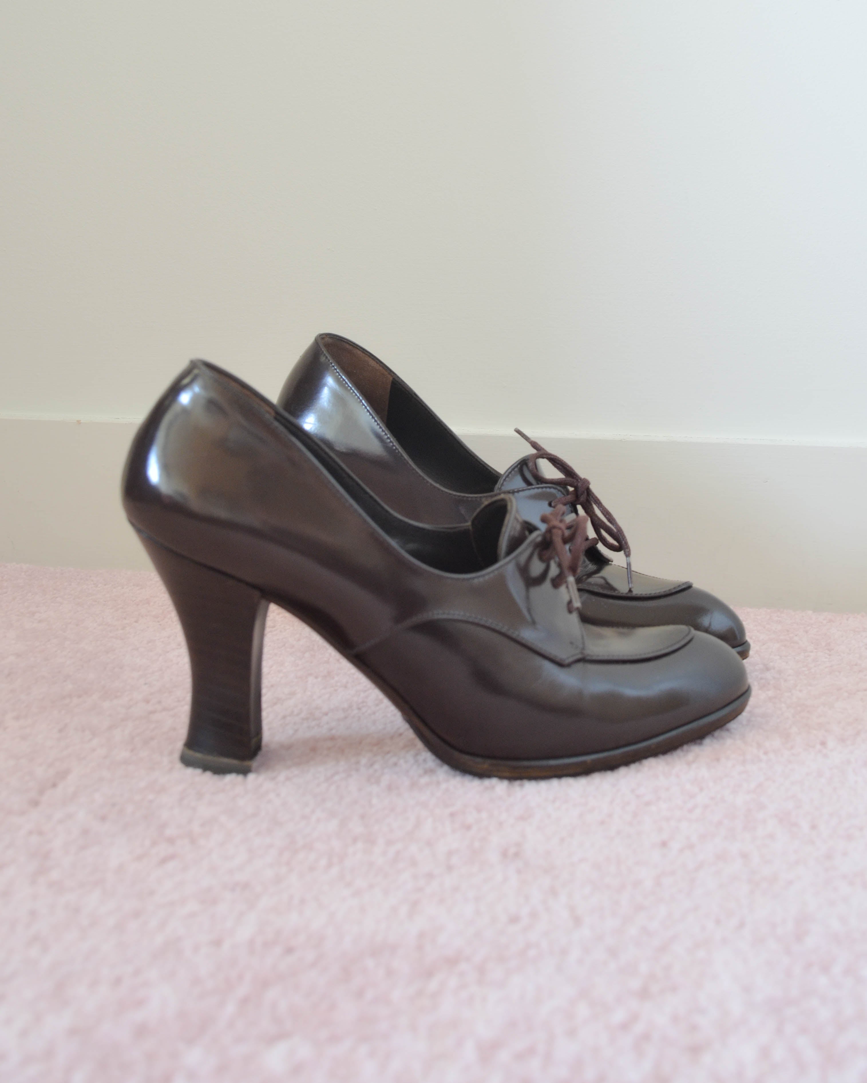 EARLY 90s SCULPTURAL HEEL LEATHER MULES