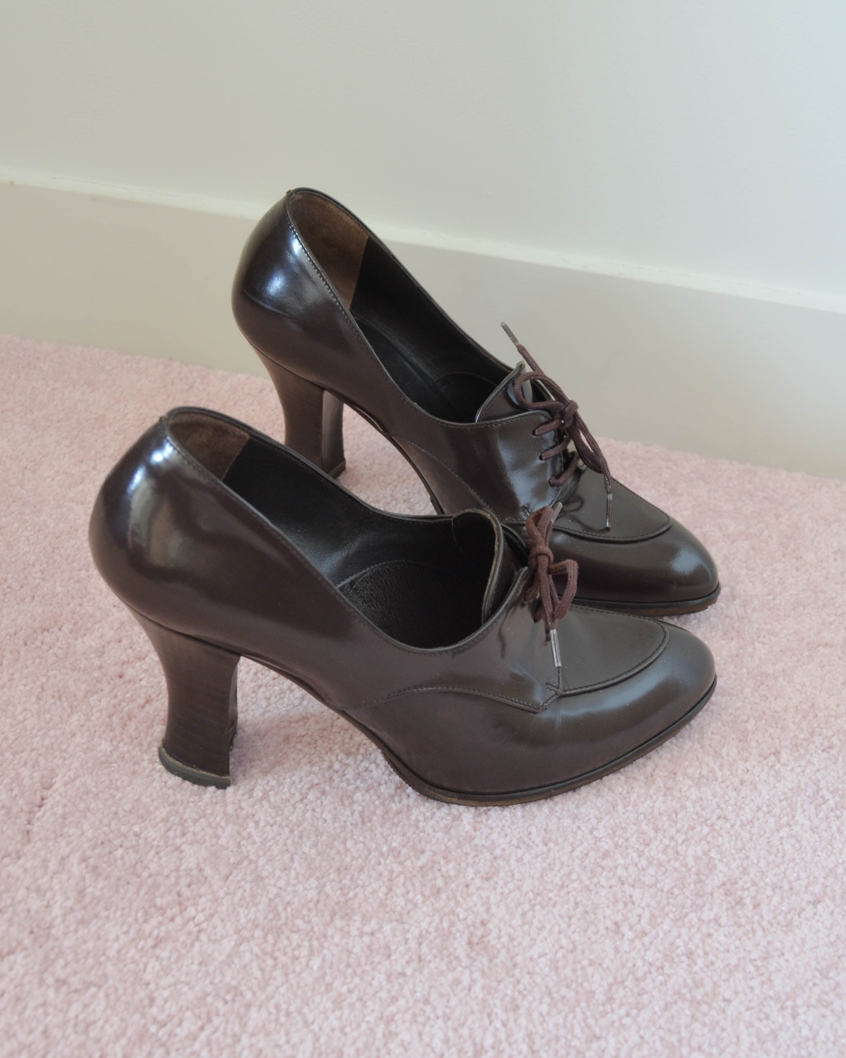 EARLY 90s SCULPTURAL HEEL LEATHER MULES