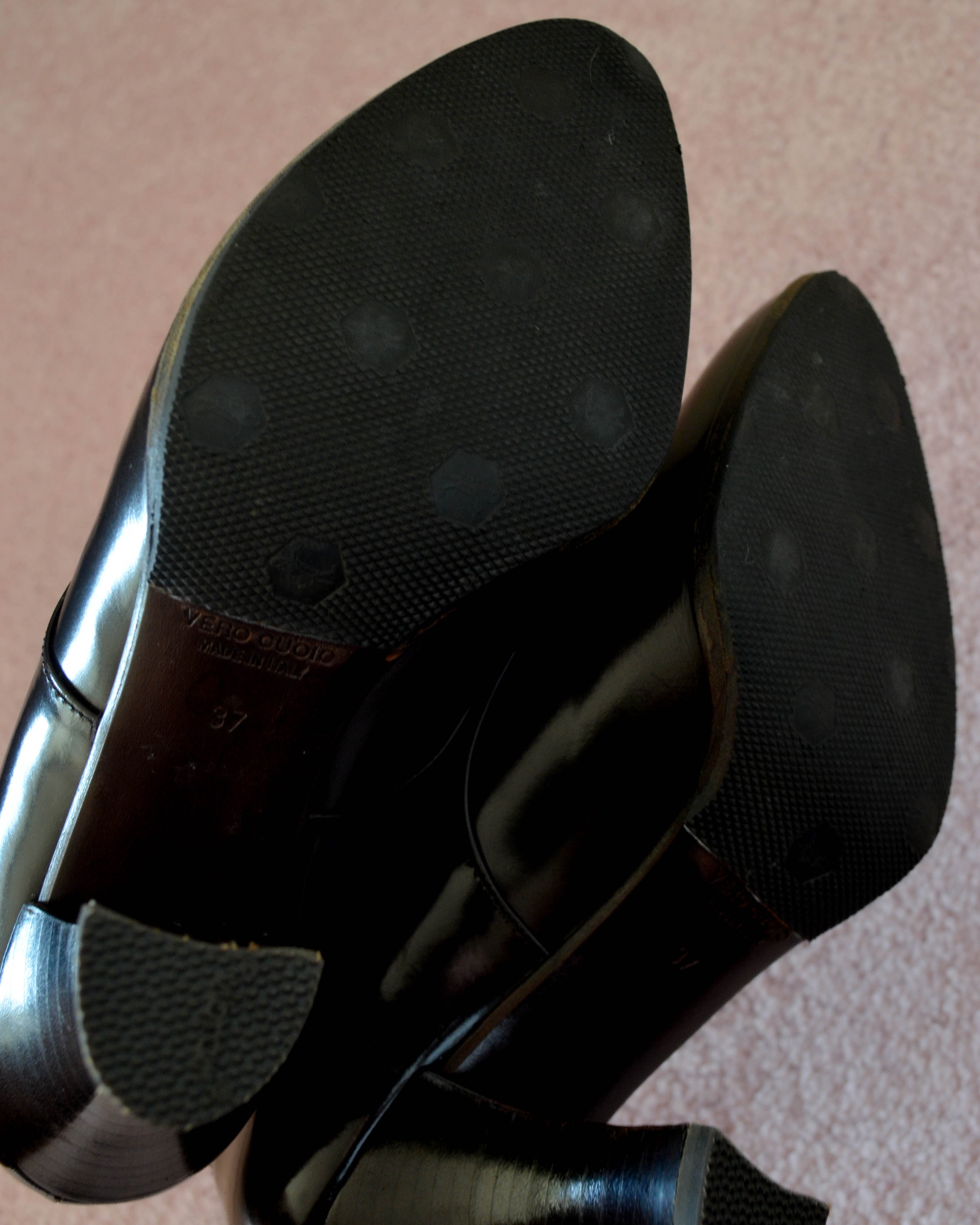 EARLY 90s SCULPTURAL HEEL LEATHER MULES