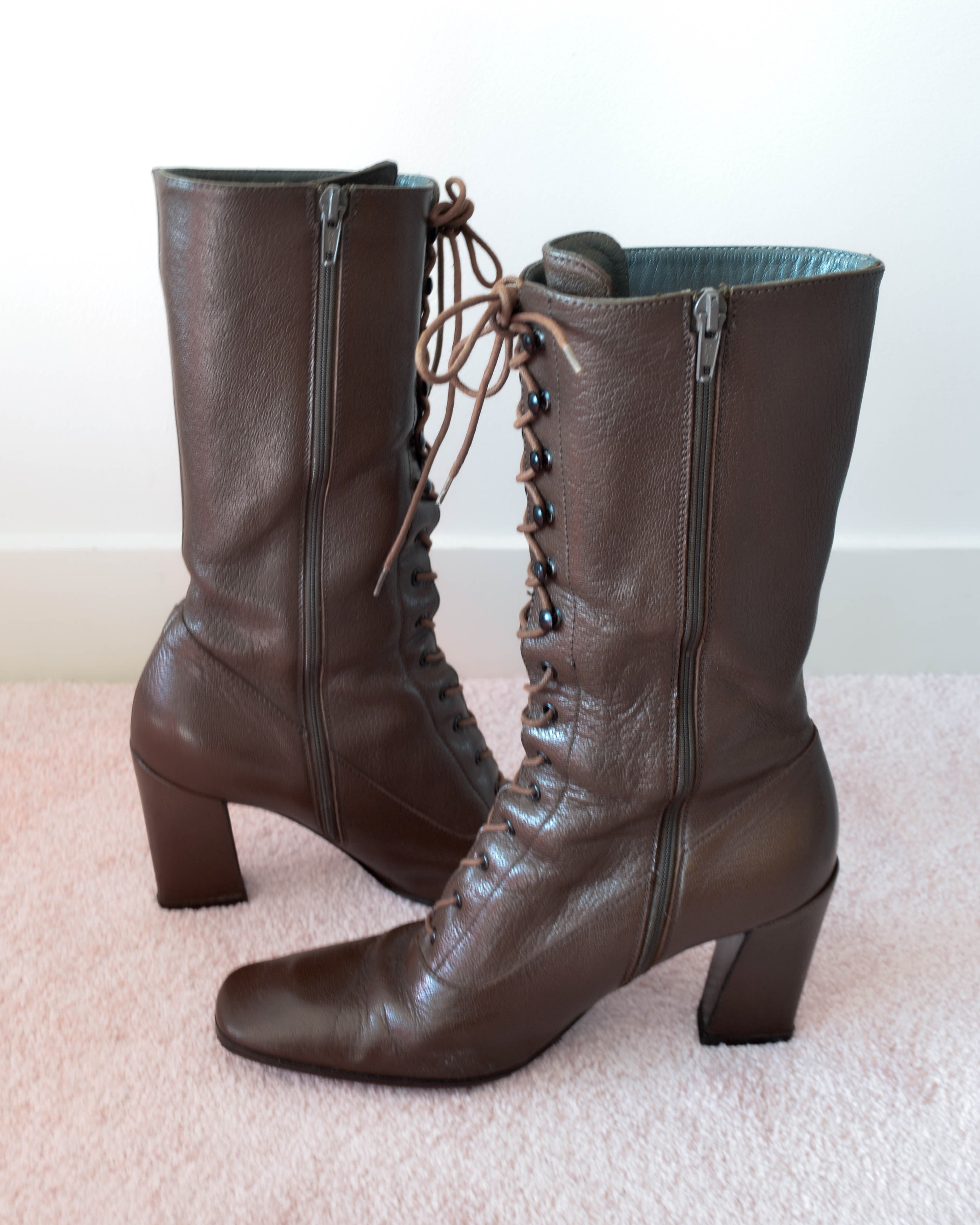 FW01 VICTORIAN LACE-UP BOOTS