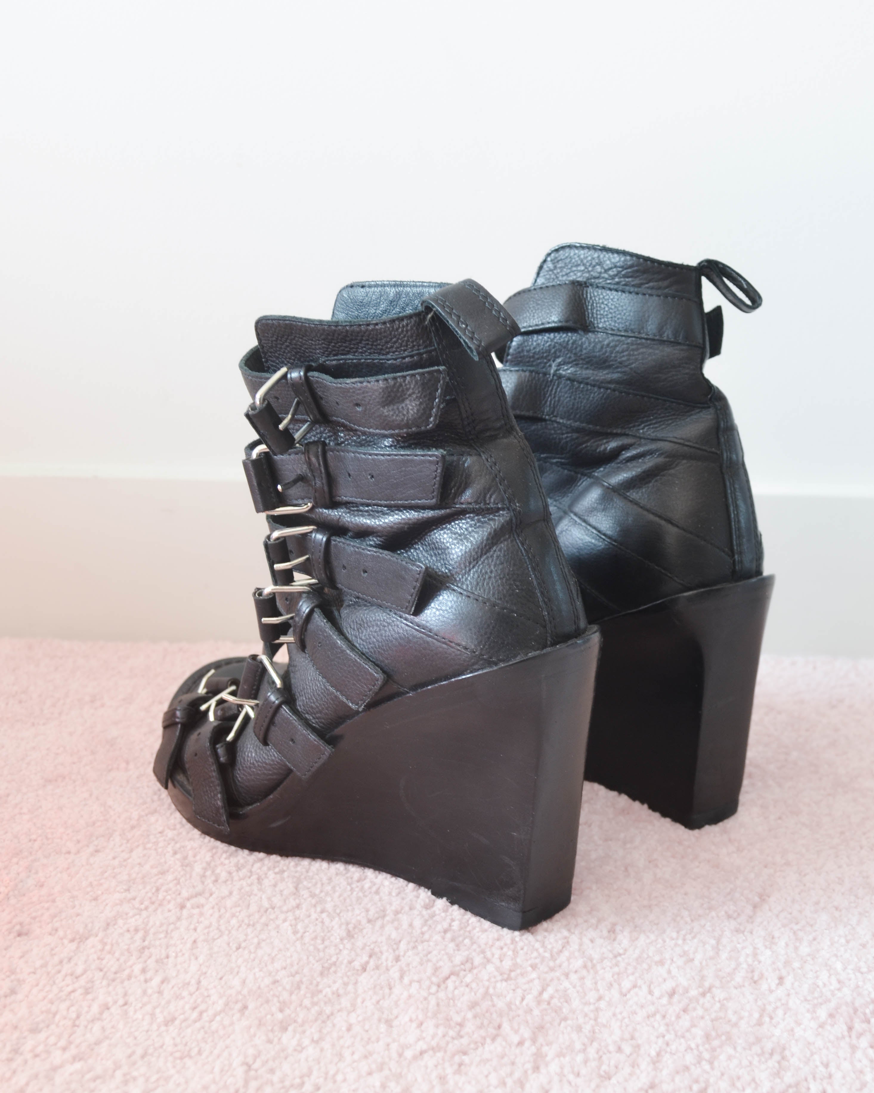 SS10 GLADIATOR WEDGE SANDALS