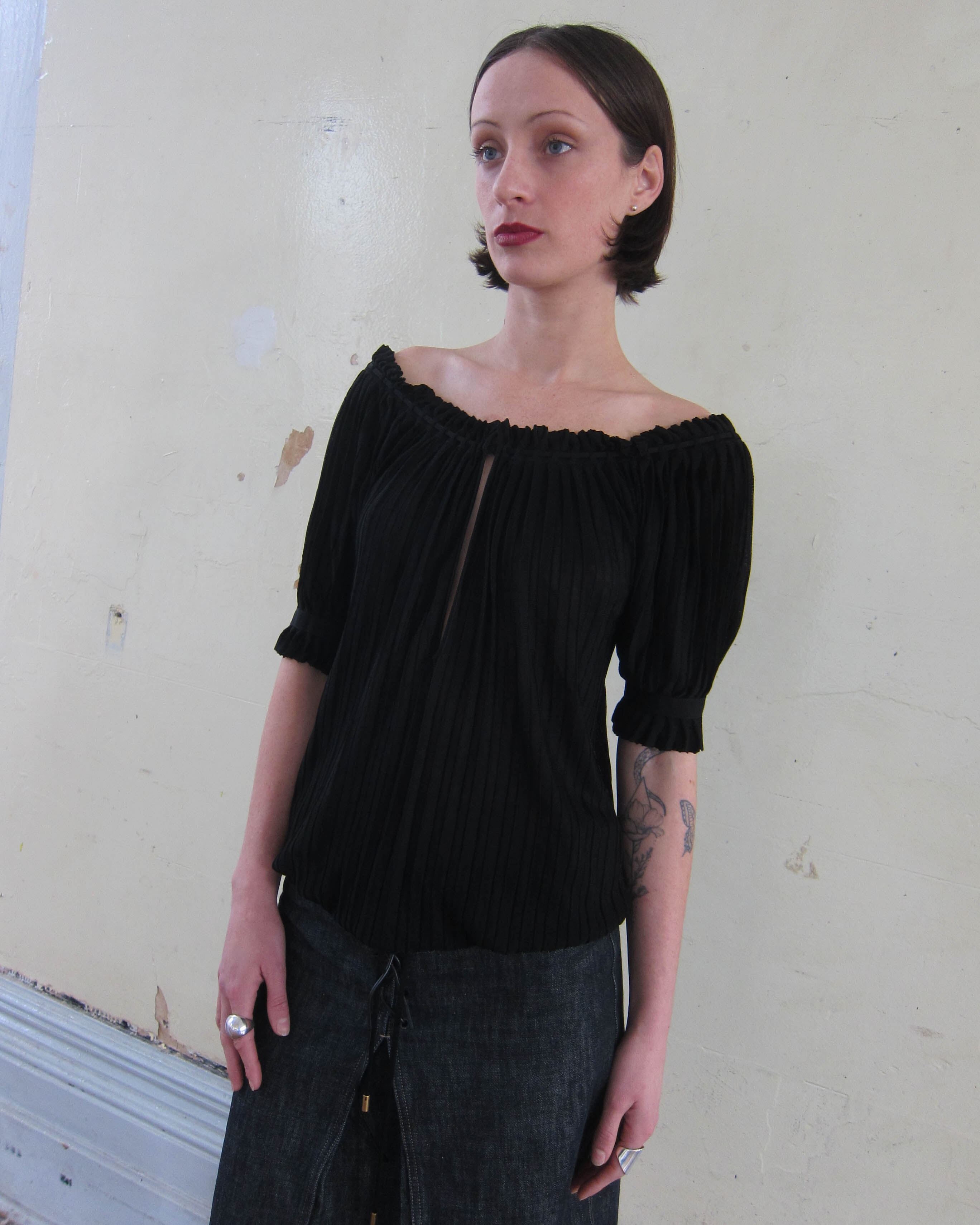FRIDA GIANNINI ERA GUCCI PLEATED OFF-SHOULDER TOP