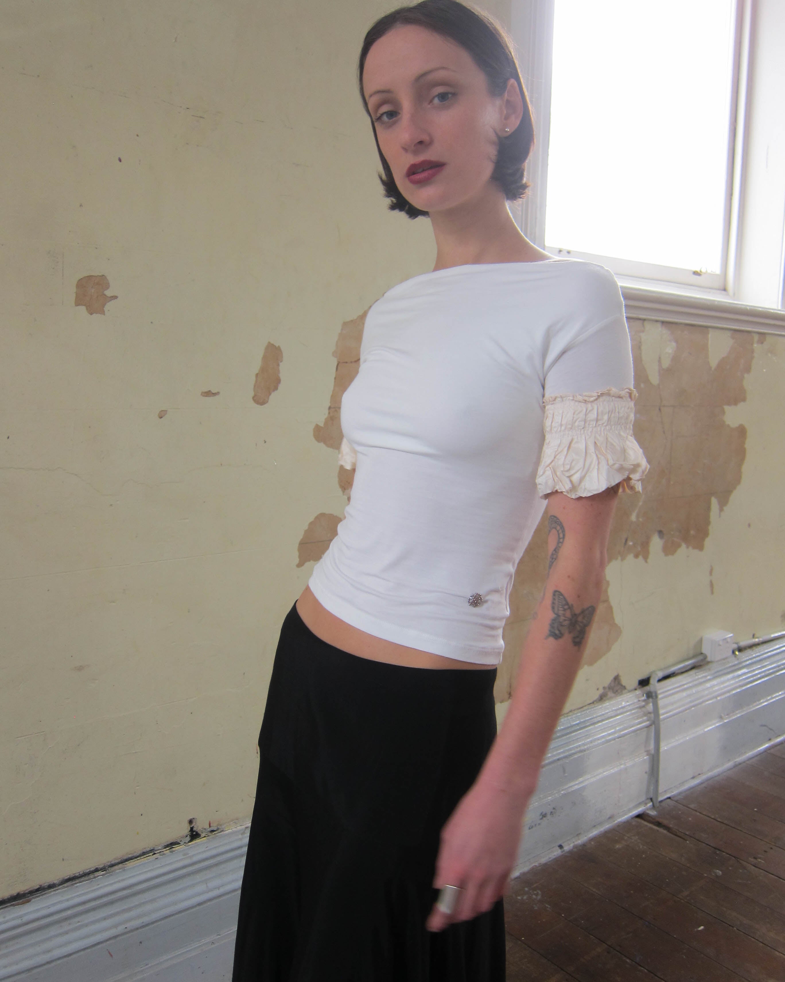 00s SILK RUFFLE-SLEEVE TOP