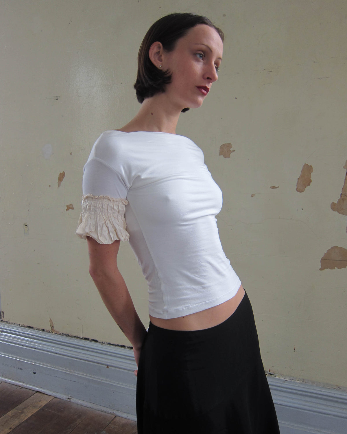 00s SILK RUFFLE-SLEEVE TOP