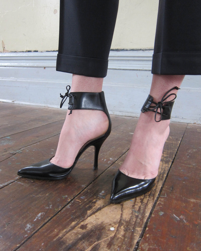 SS2001 TOM FORD LACE-UP LEATHER HEELS