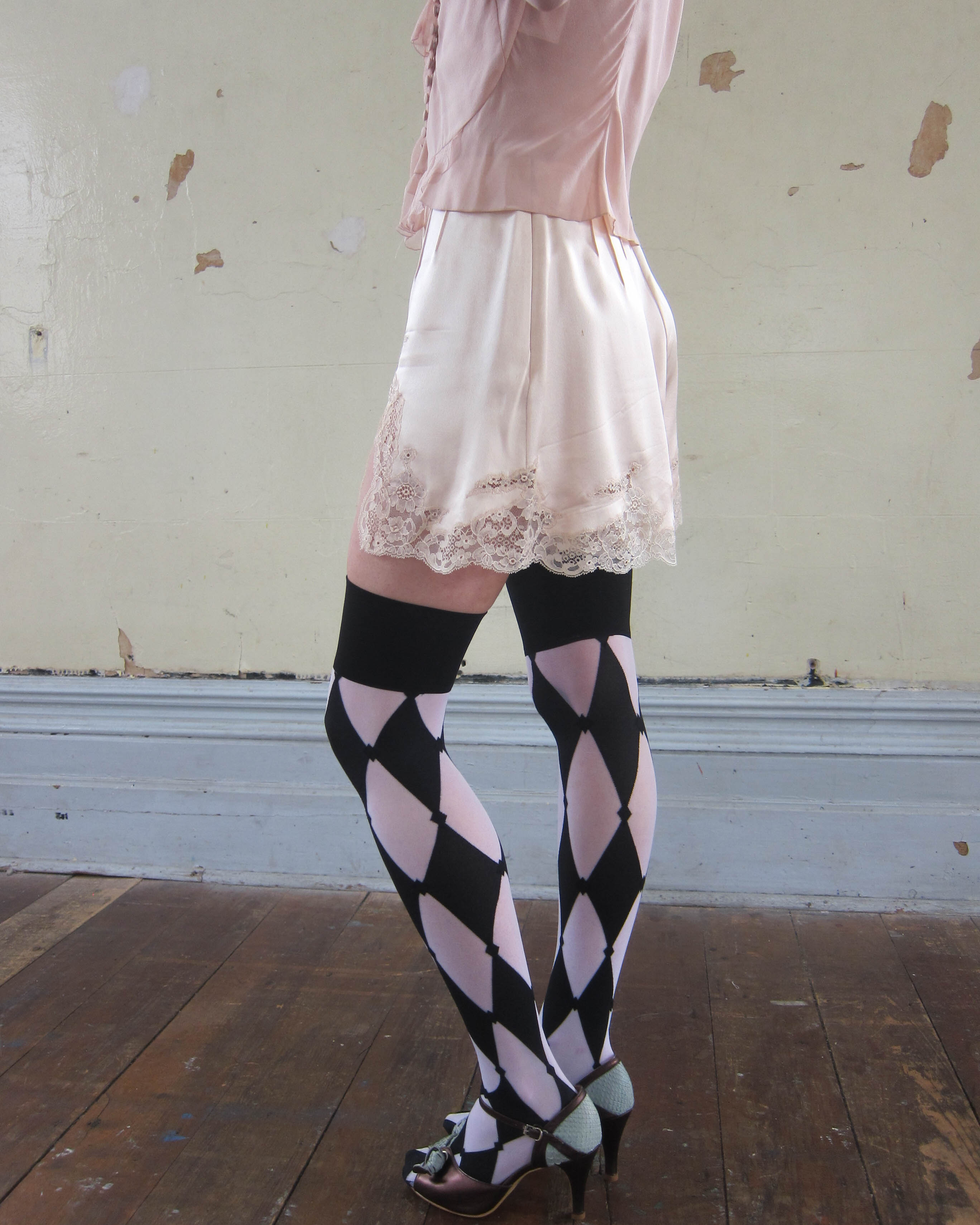 SS2010 SILK LACE TAP SHORTS