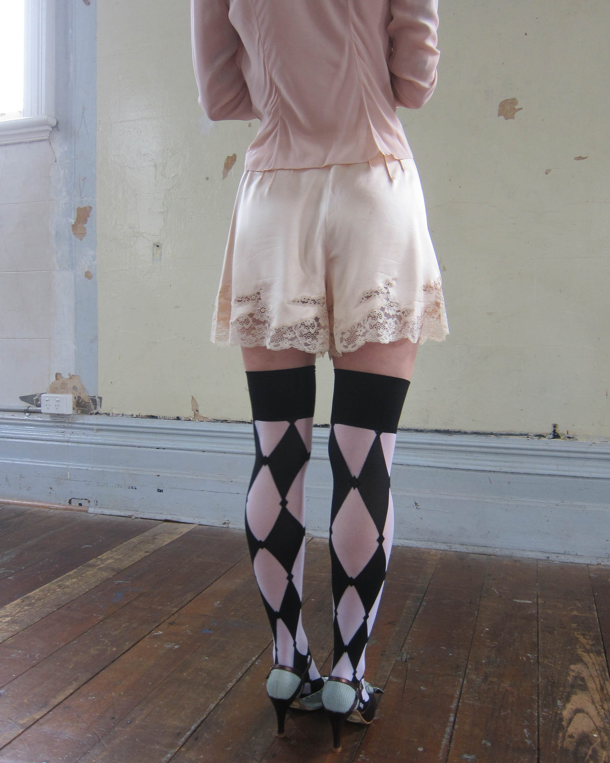 SS2010 SILK LACE TAP SHORTS