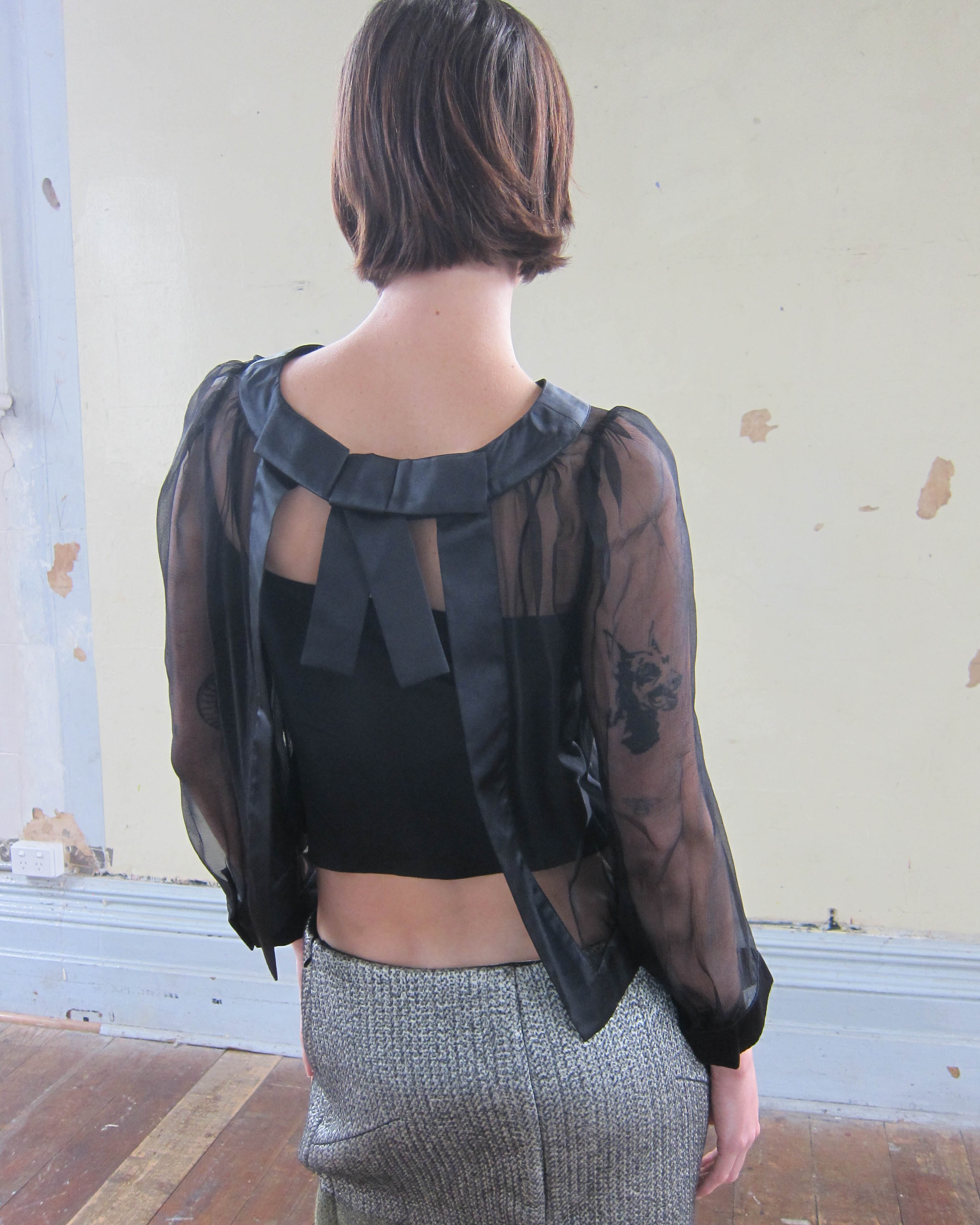 2008 SILK BOW TWO-PIECE SET
