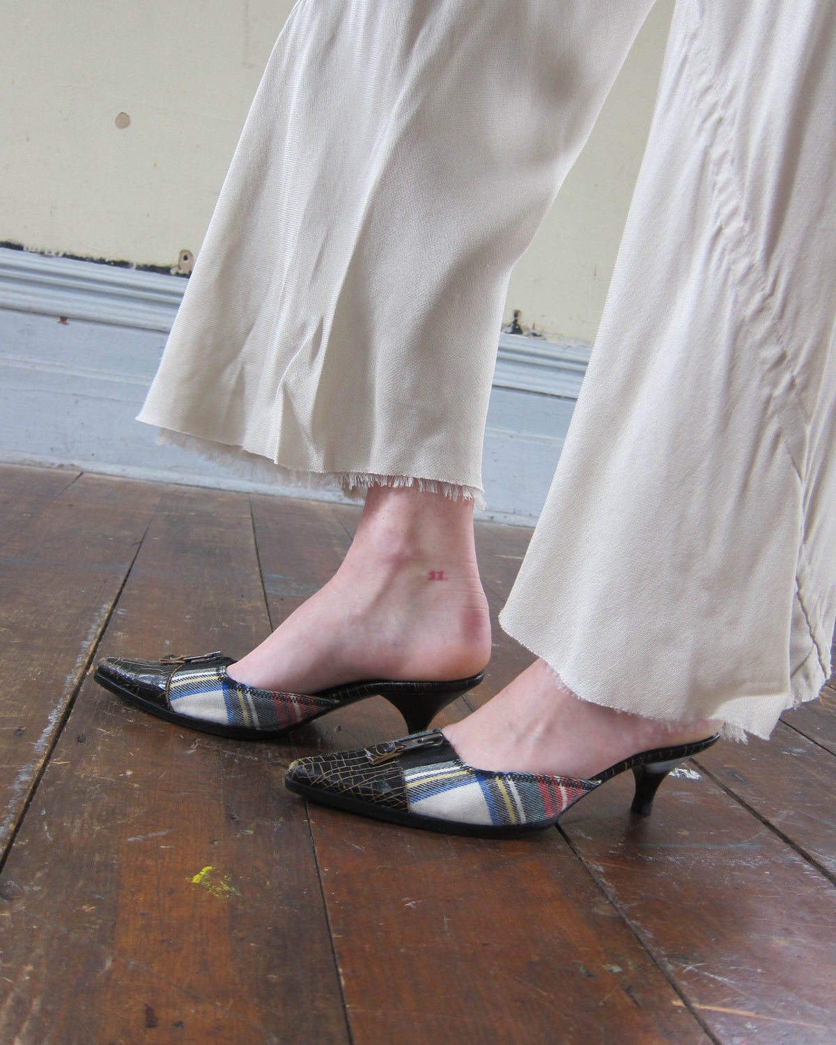 2000S TARTAN LEATHER MULES