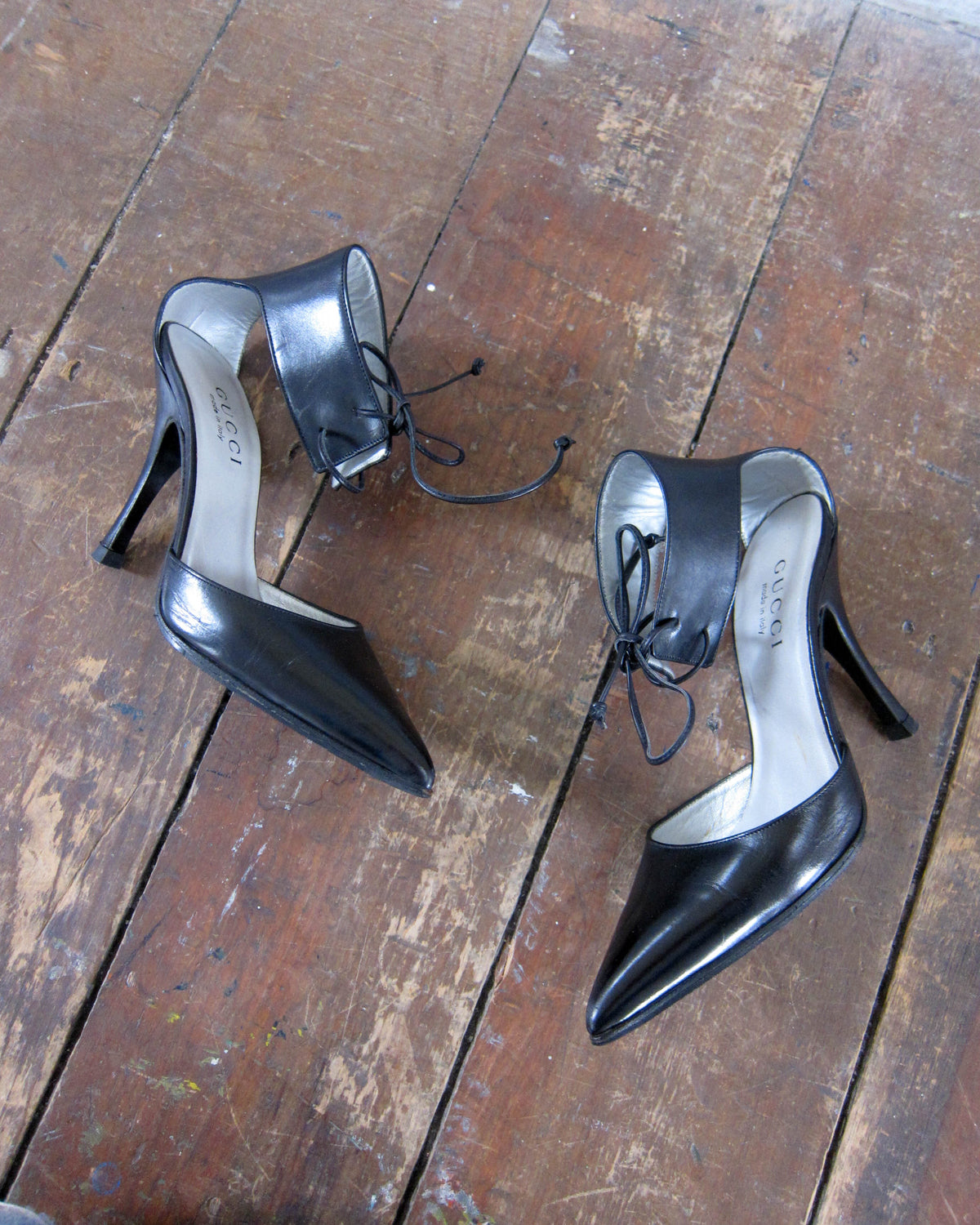 SS2001 TOM FORD LACE-UP LEATHER HEELS