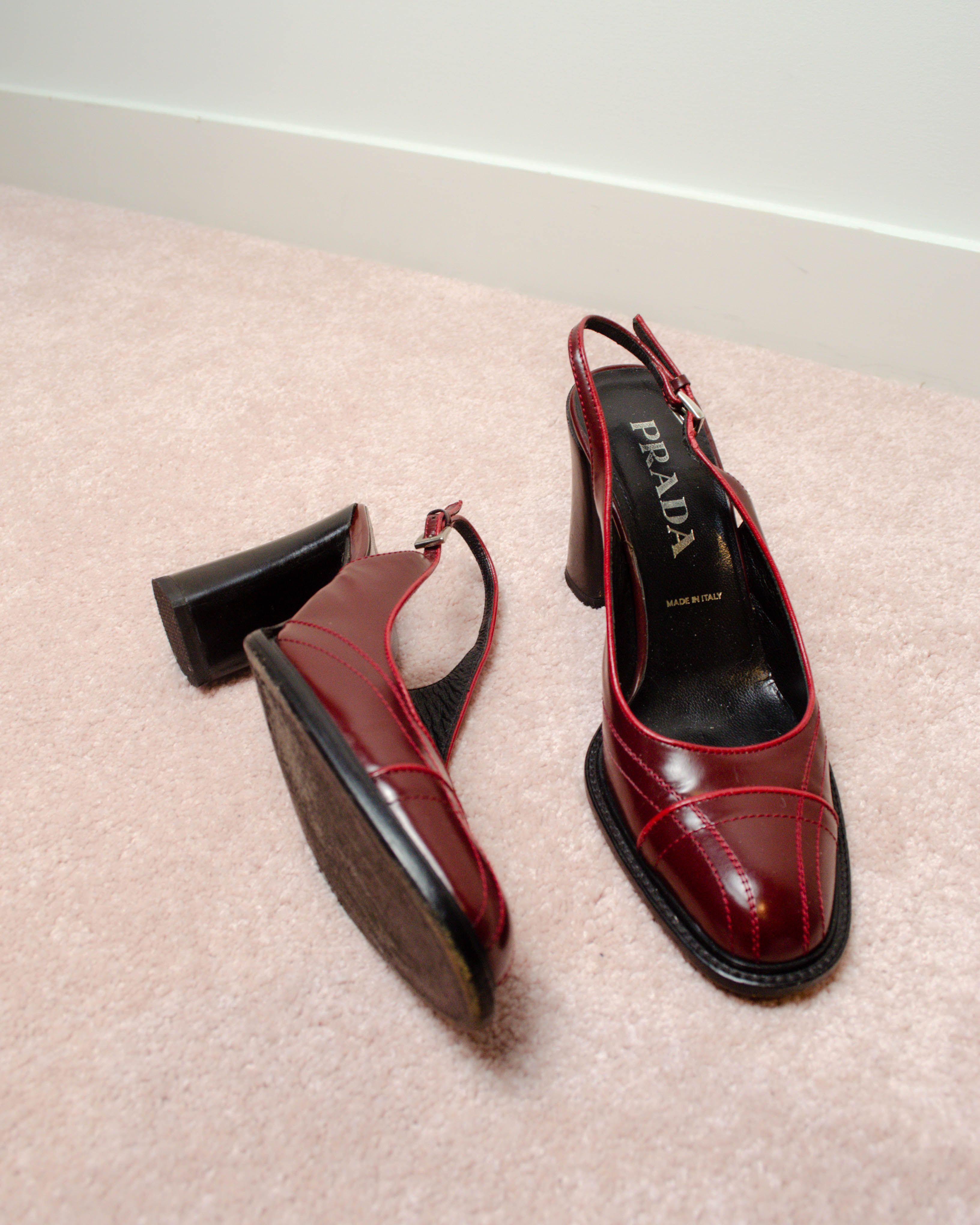 00s LEATHER SLINGBACK HEELS