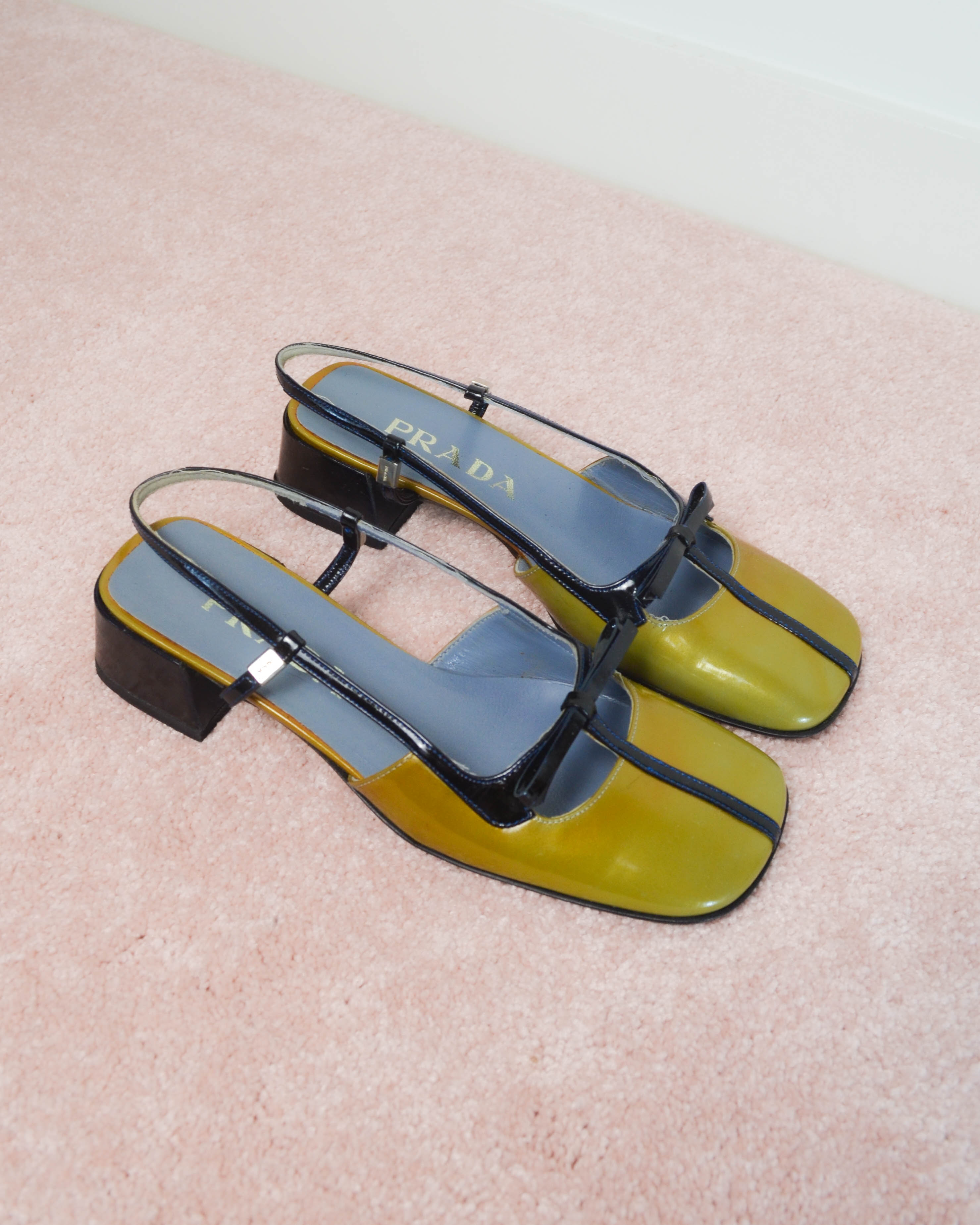 PRADA 2000s PATENT LEATHER MULES