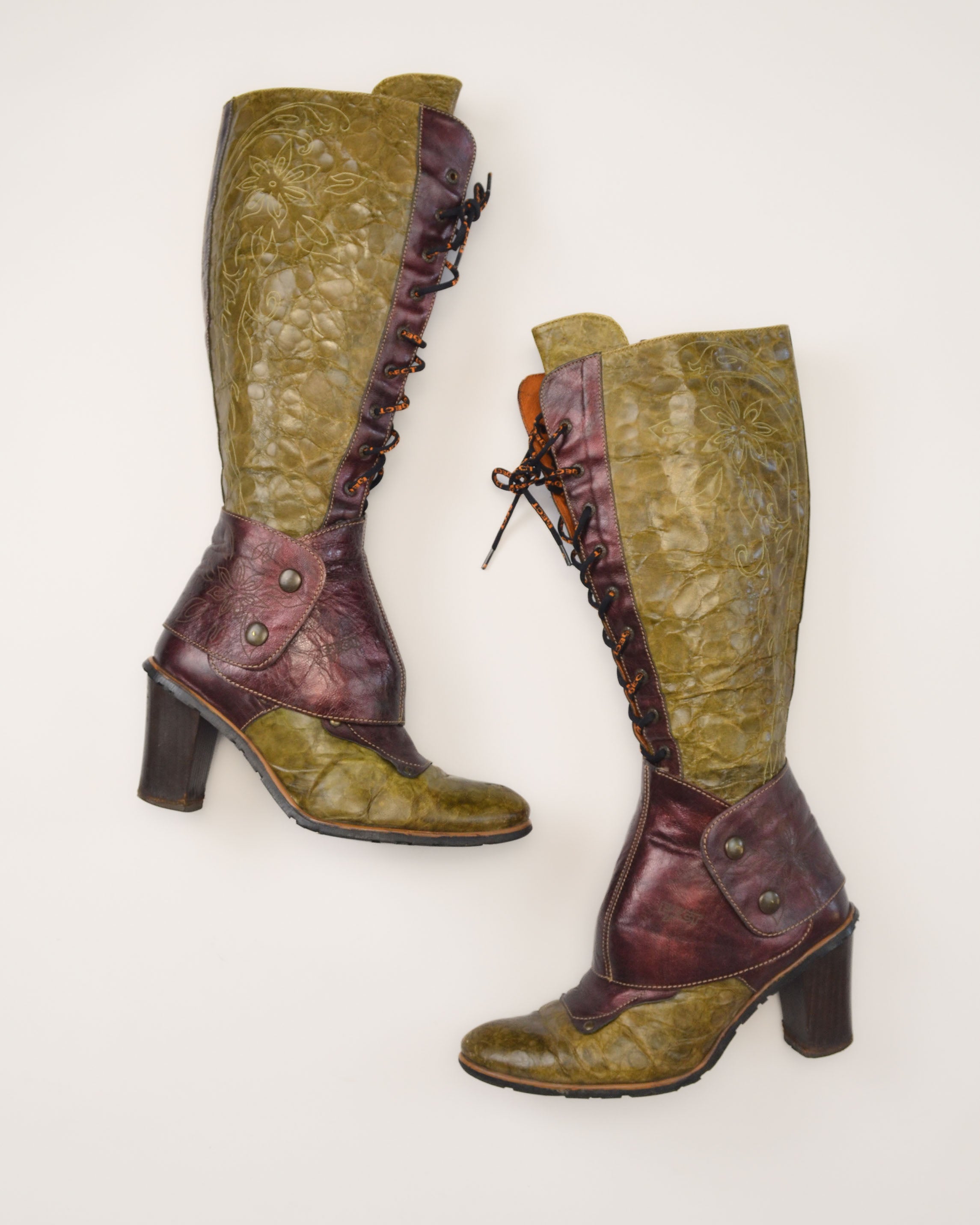 EMBROIDERED LEATHER LACE UP BOOTS
