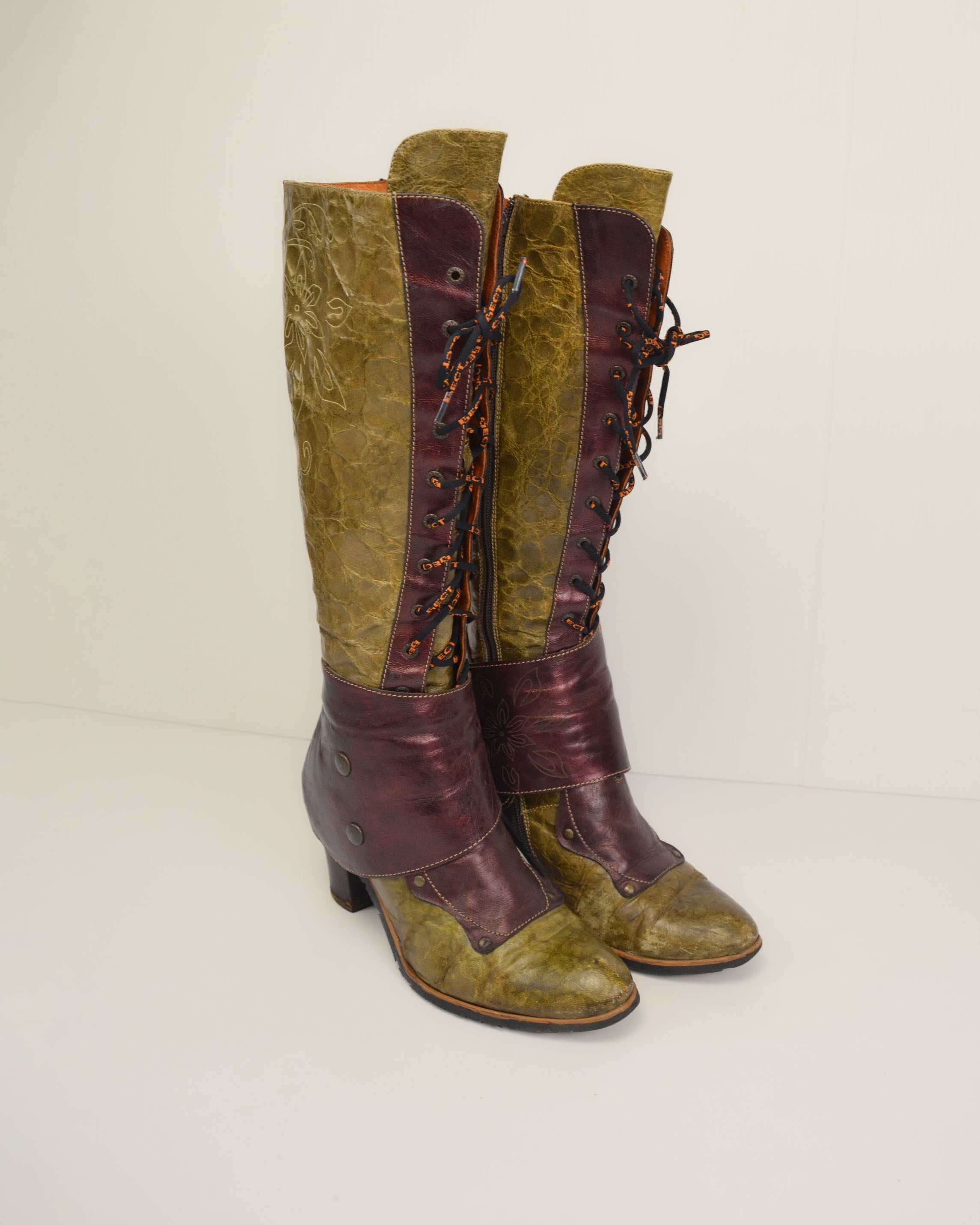 EMBROIDERED LEATHER LACE UP BOOTS