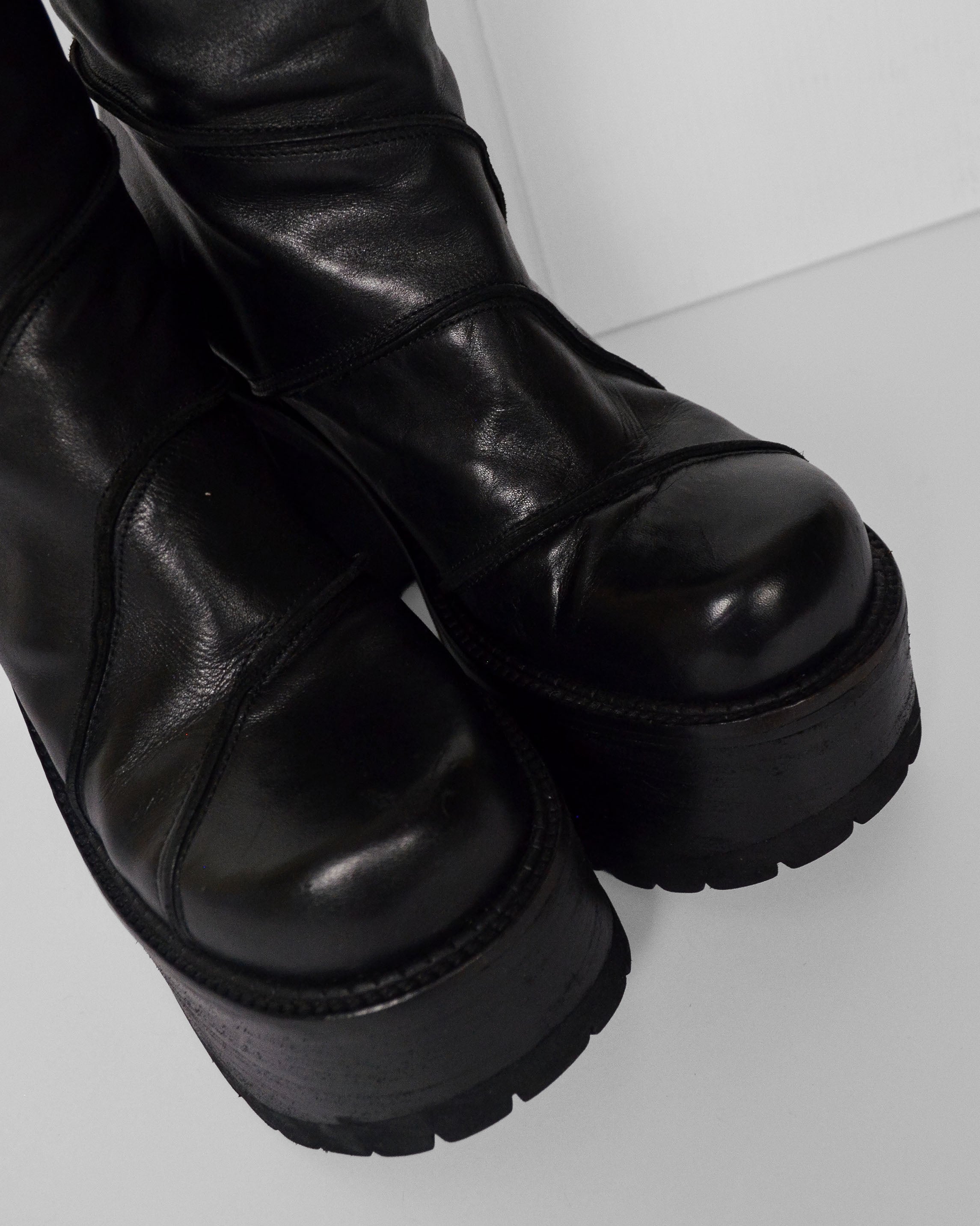 90s RARE LEATHER PLATFORM BOOTS