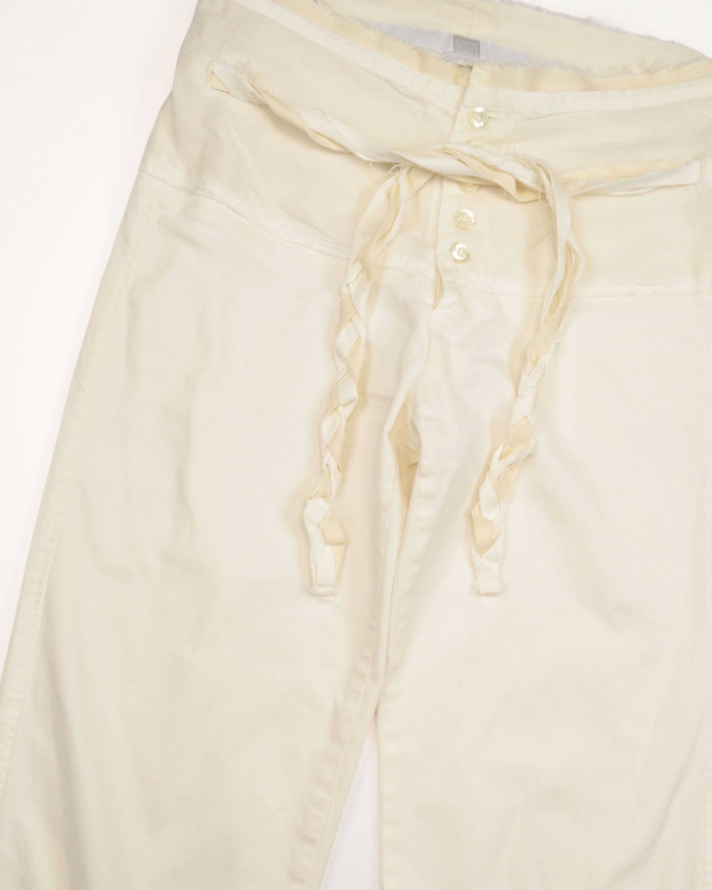 CREAM CAPRI PANTS