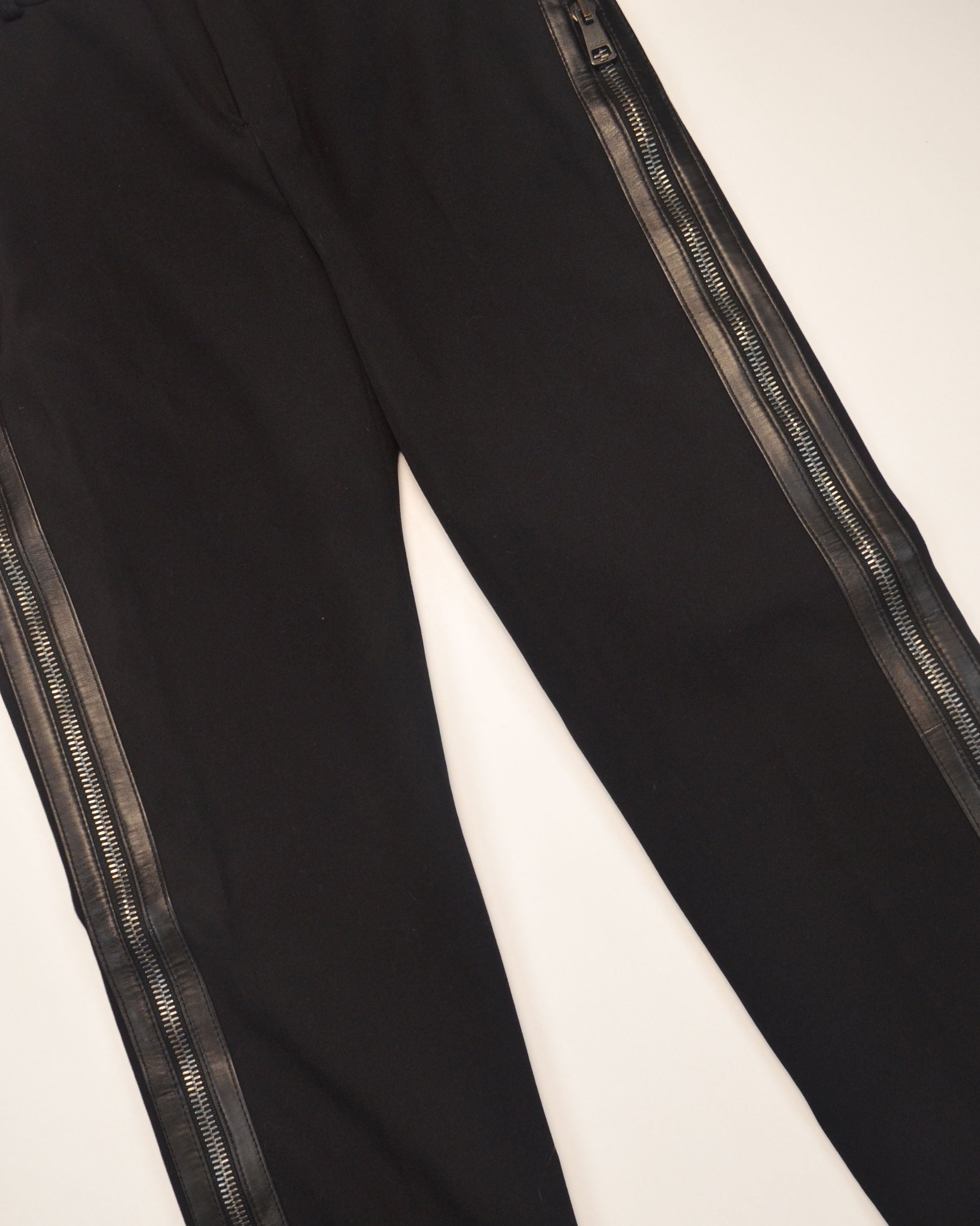 GUCCI FALL 2001 BLACK WOOL ZIP DETAIL TROUSERS