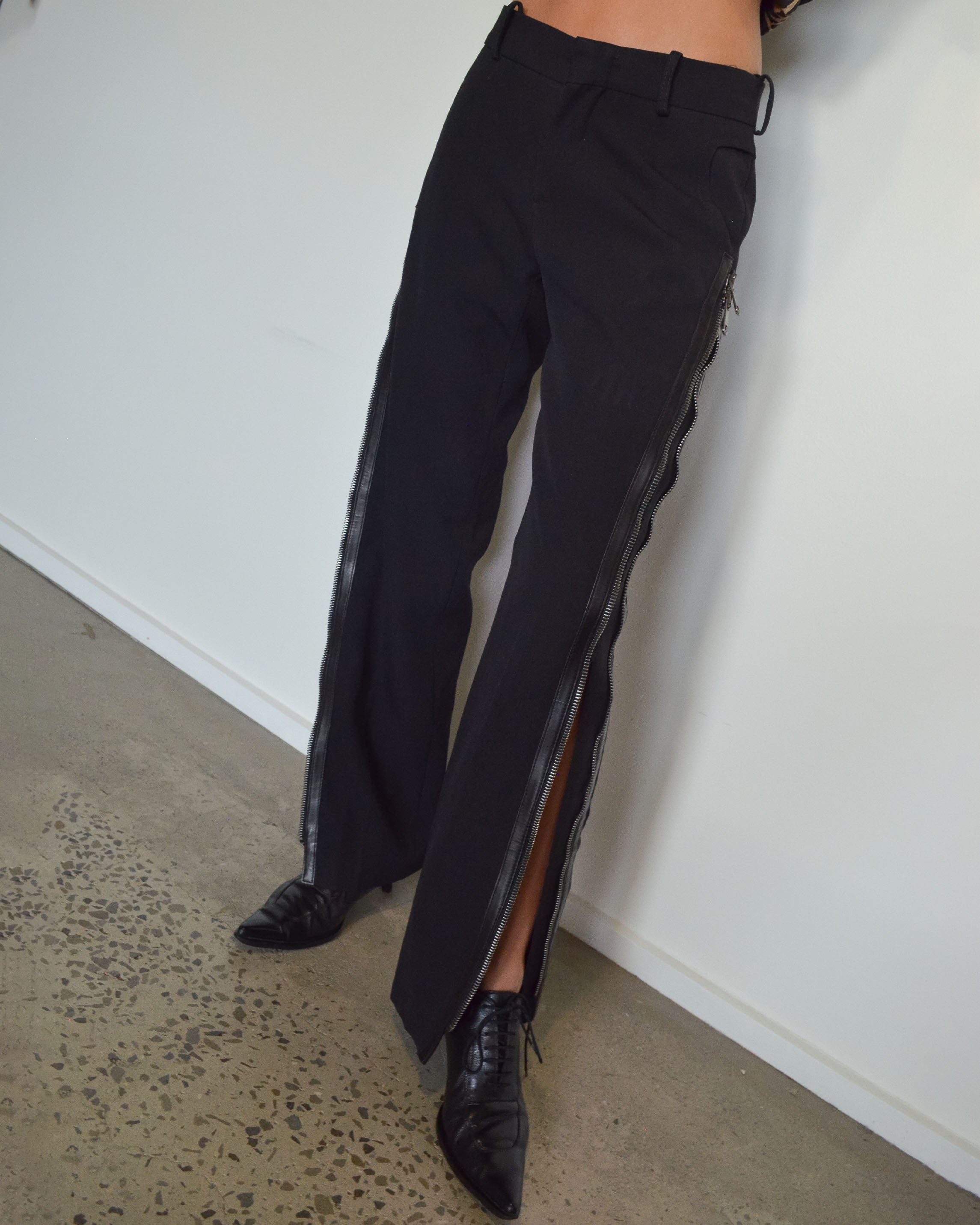 GUCCI FALL 2001 BLACK WOOL ZIP DETAIL TROUSERS