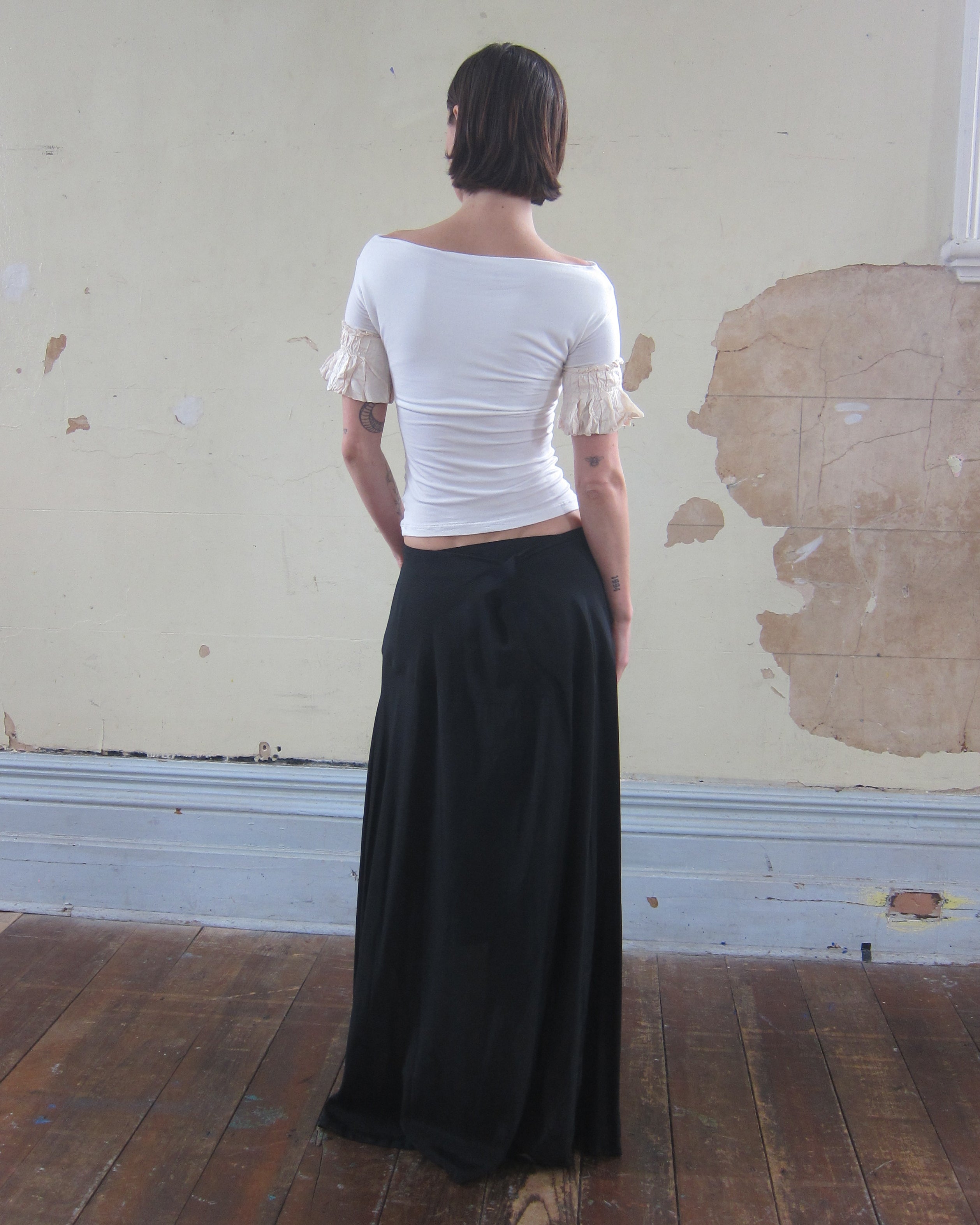 00s SILK RUFFLE-SLEEVE TOP