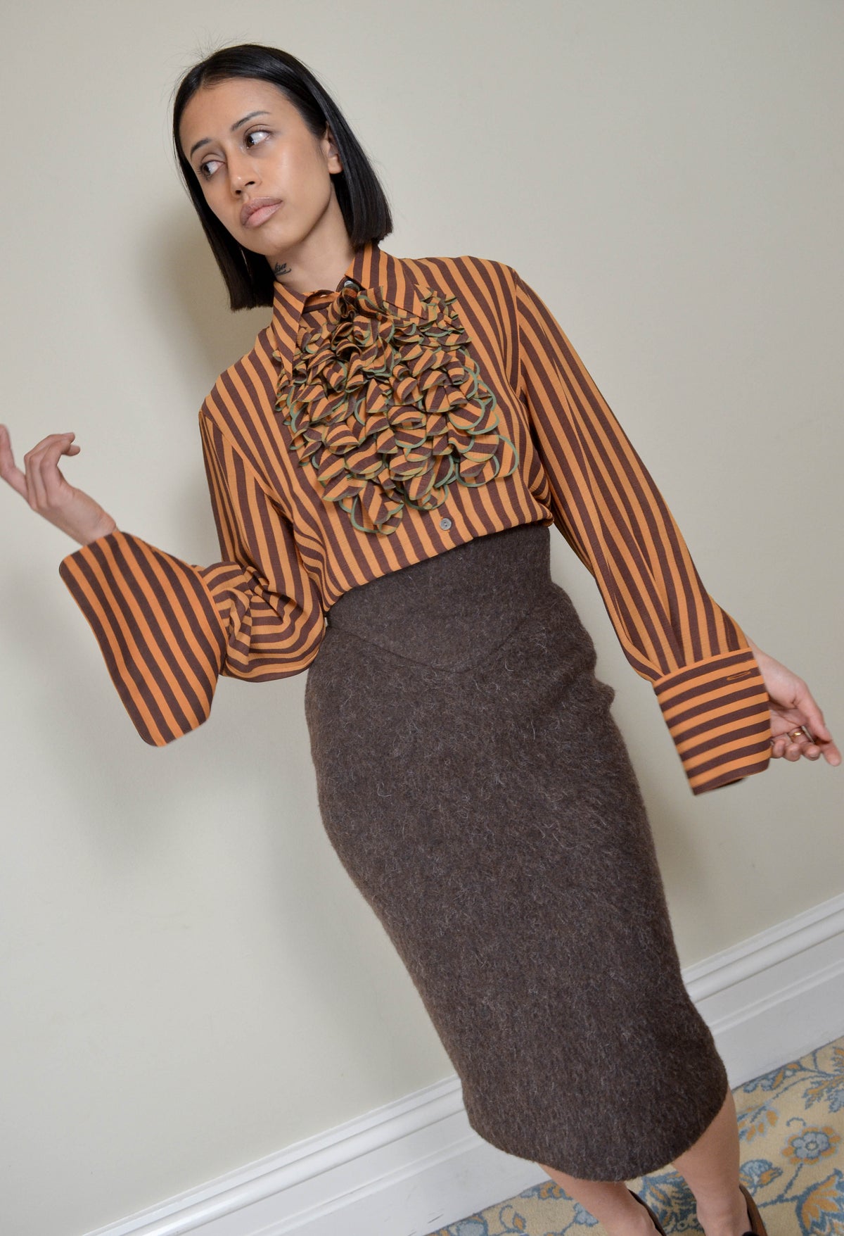 00s RUFFLE STRIPED BLOUSE