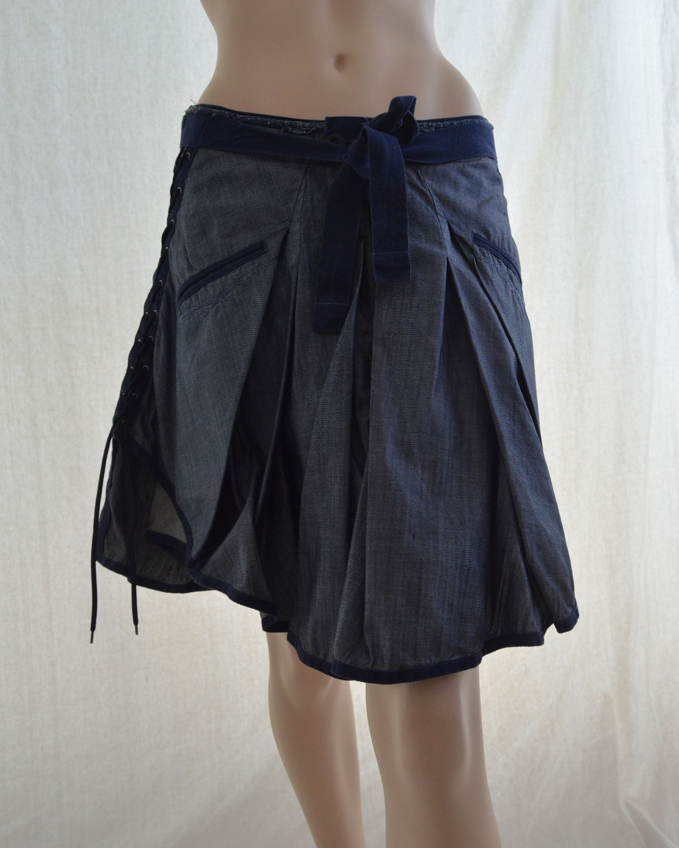 EARLY 2000S PLEATED UTILITY SKIRT
