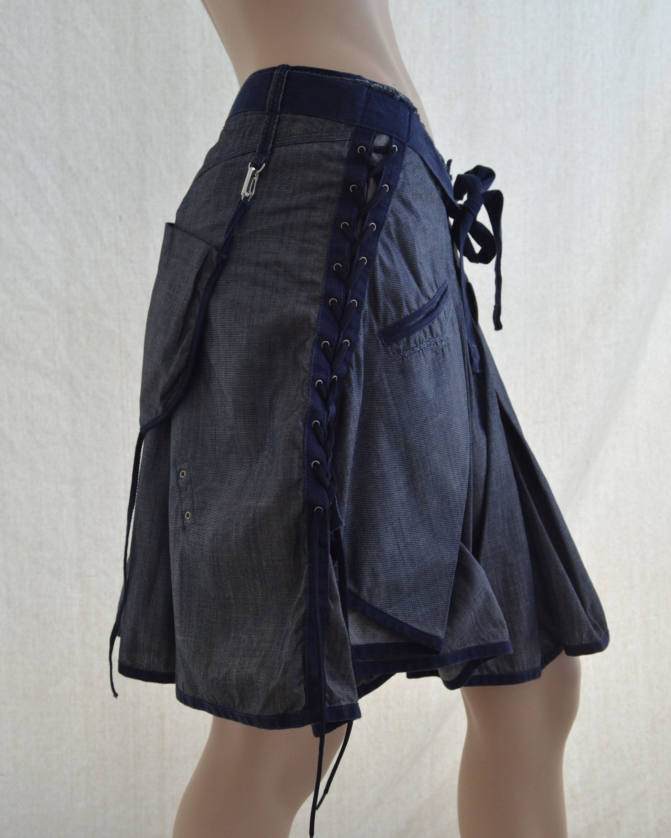 EARLY 2000S PLEATED UTILITY SKIRT
