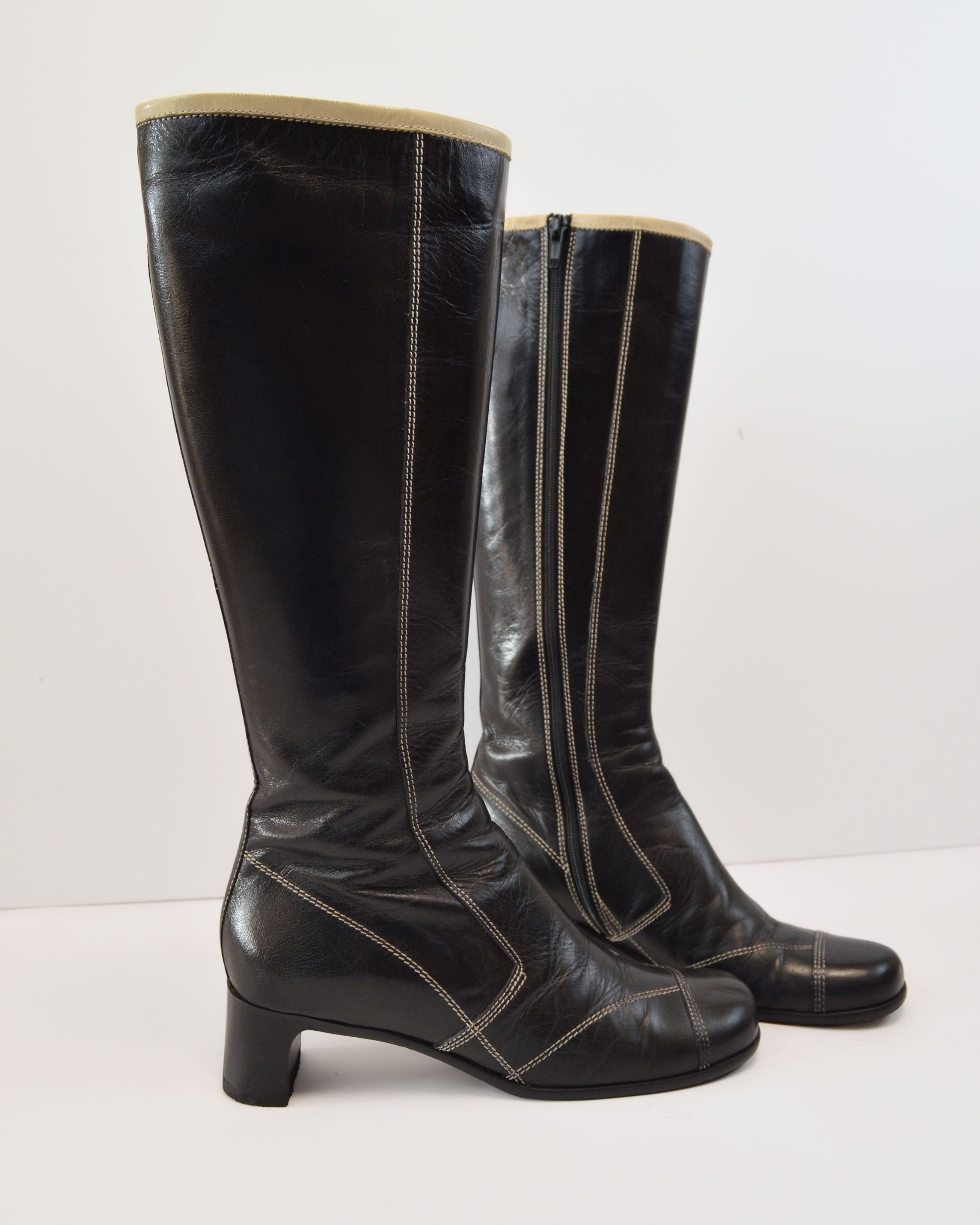 2000s LEATHER STITCH DETAIL BOOTS