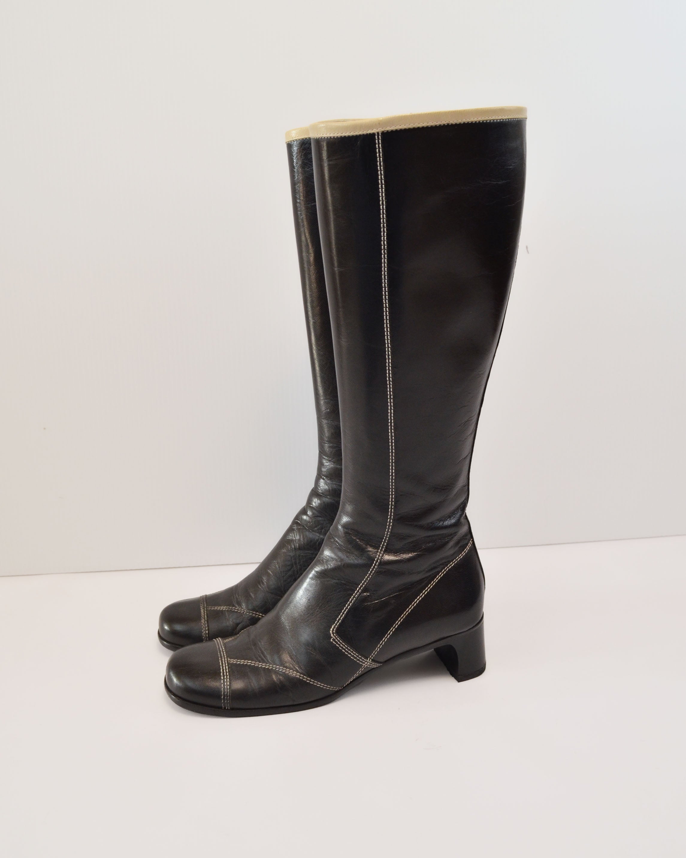 2000s LEATHER STITCH DETAIL BOOTS