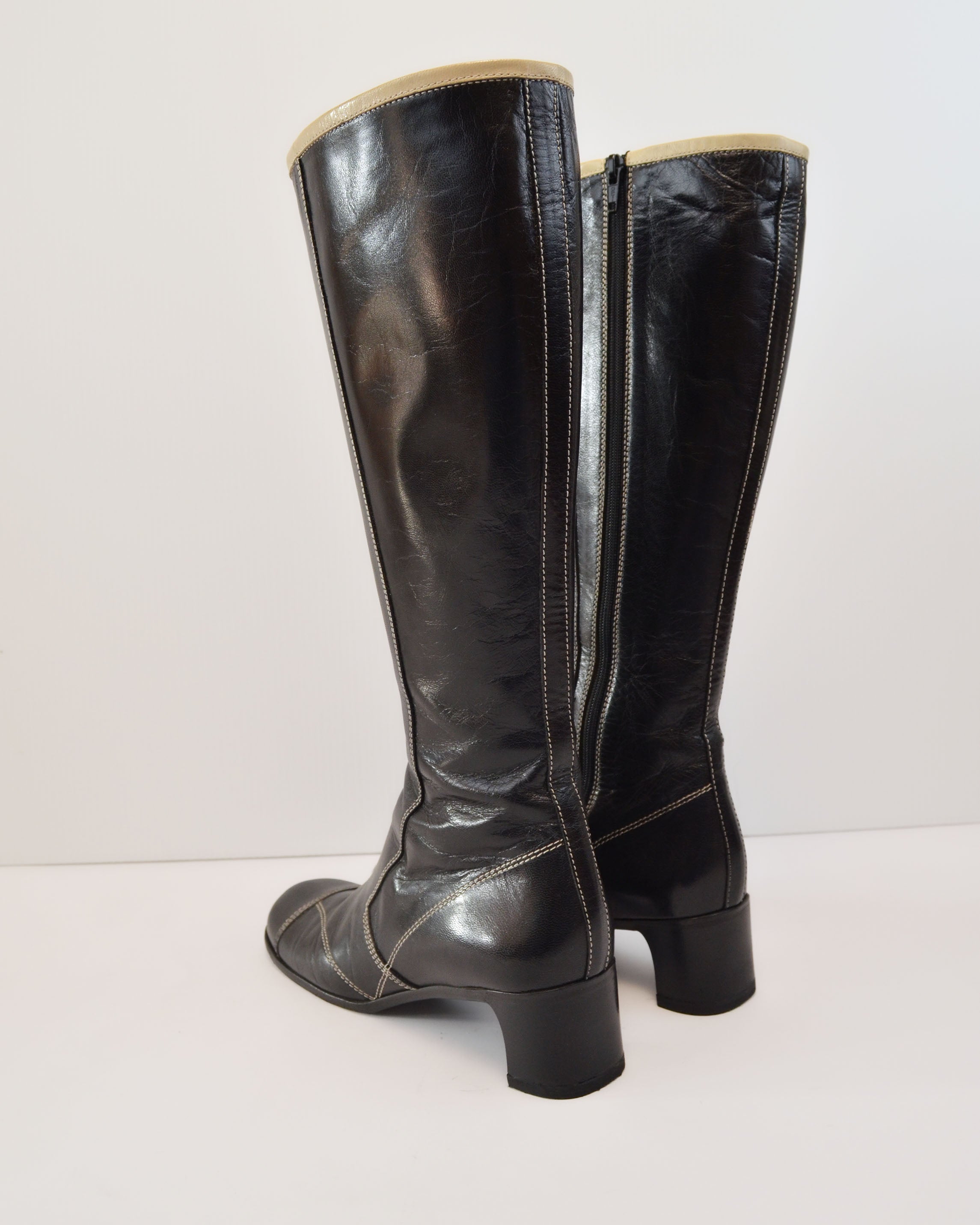 2000s LEATHER STITCH DETAIL BOOTS