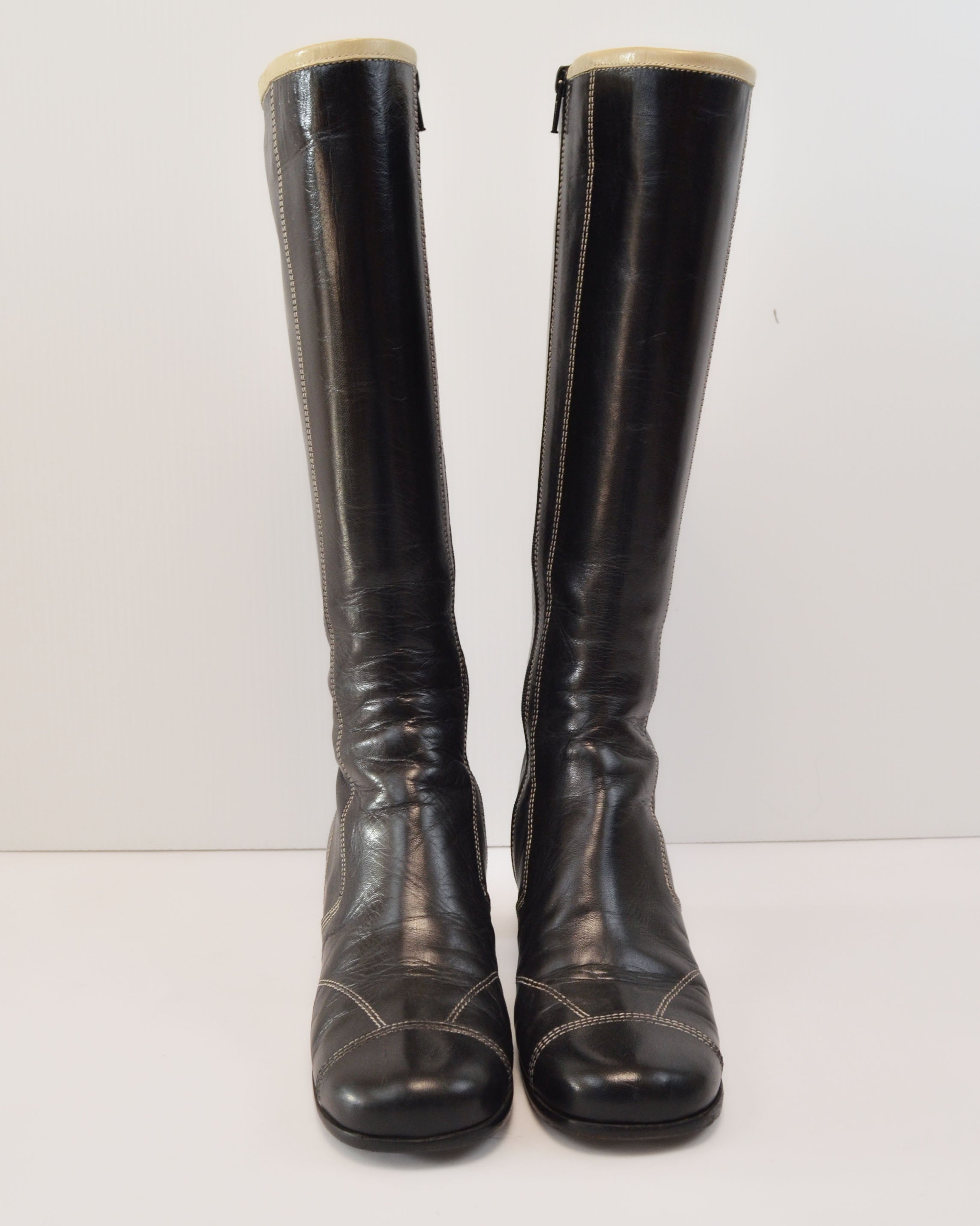 2000s LEATHER STITCH DETAIL BOOTS